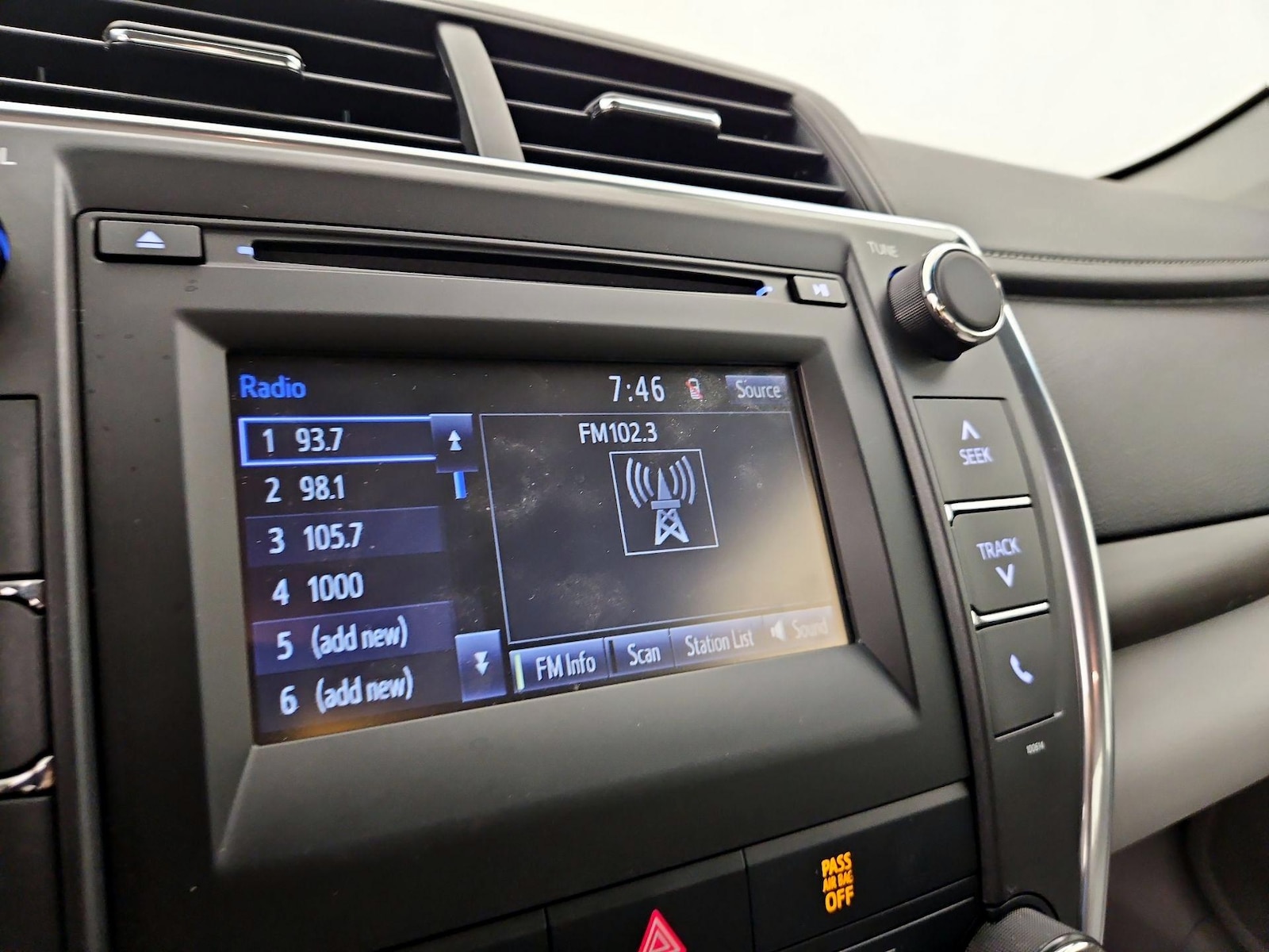 2017 Toyota Camry LE - Photo 16