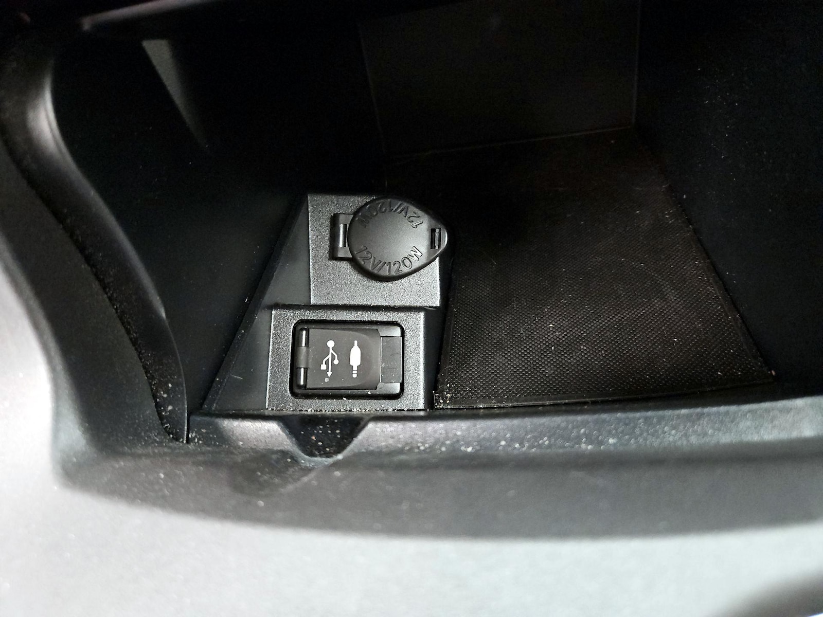2017 Toyota Camry LE - Photo 19