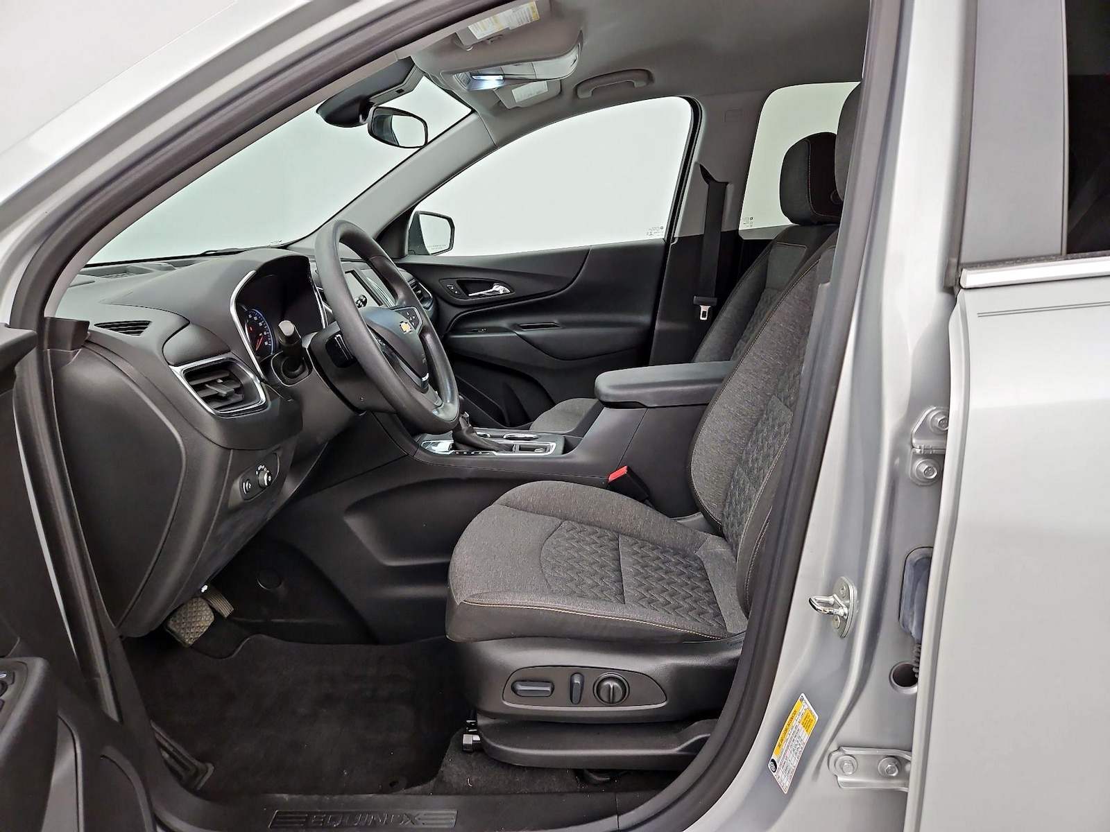 2022 Chevrolet Equinox LT - Photo 12