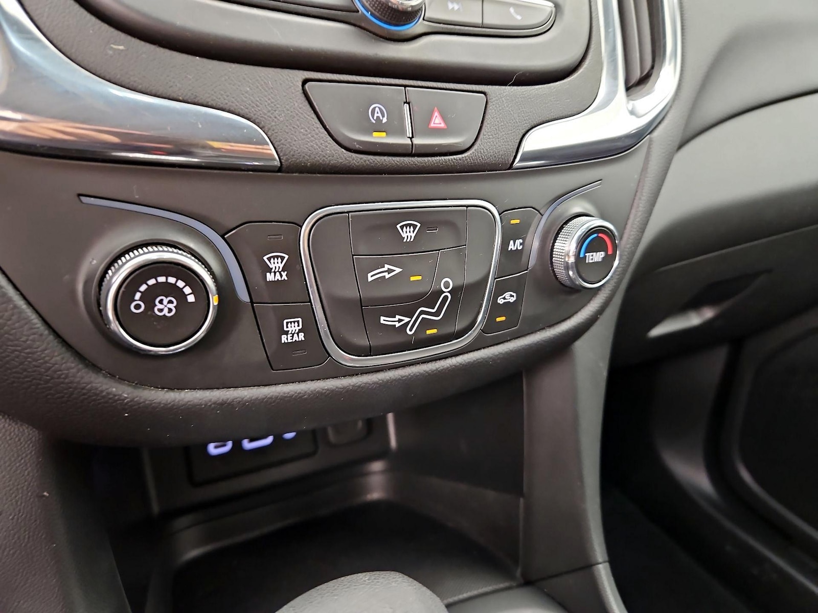 2022 Chevrolet Equinox LT - Photo 17