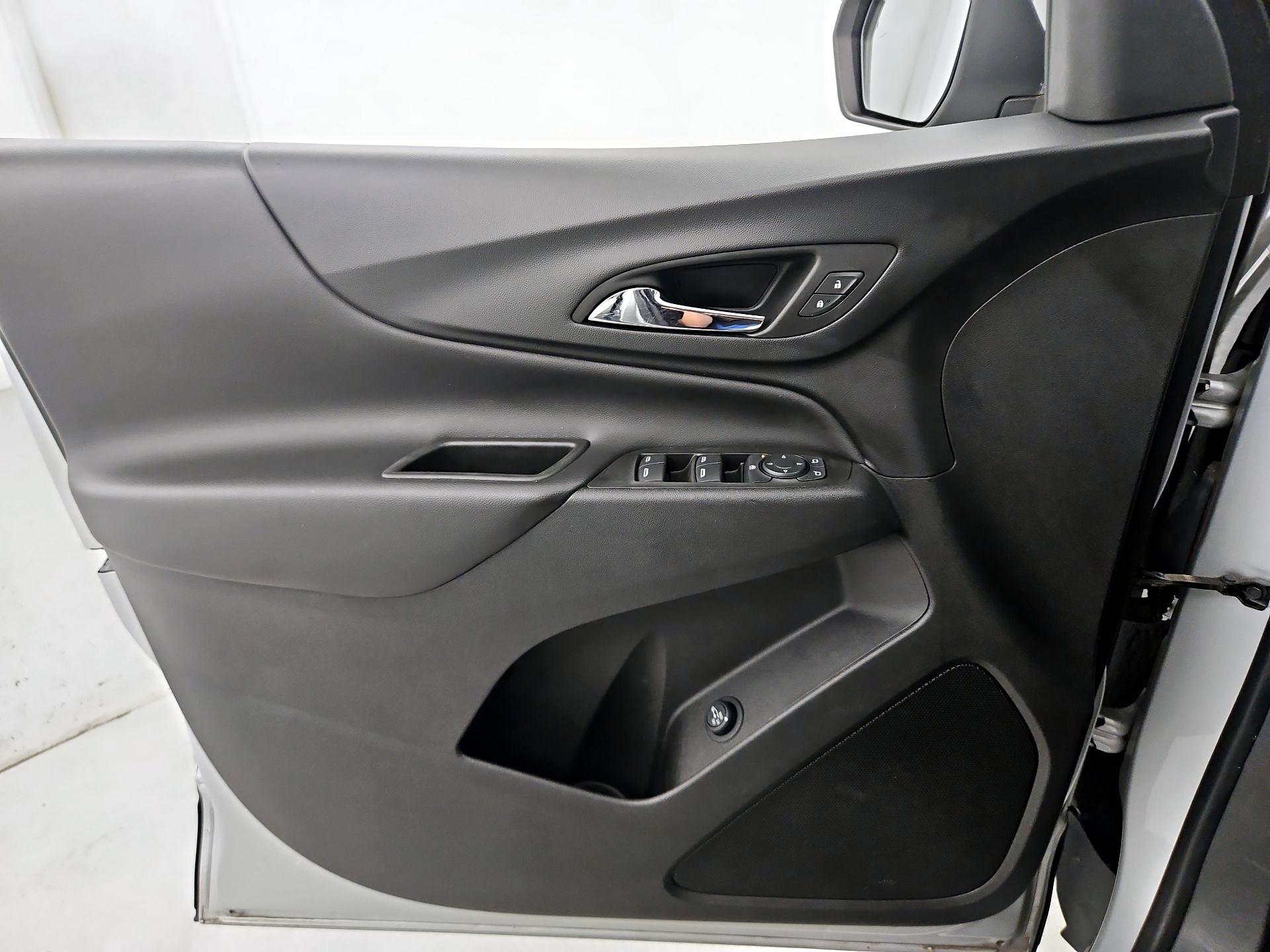 Thumbnail: 2022 Chevrolet Equinox - 12