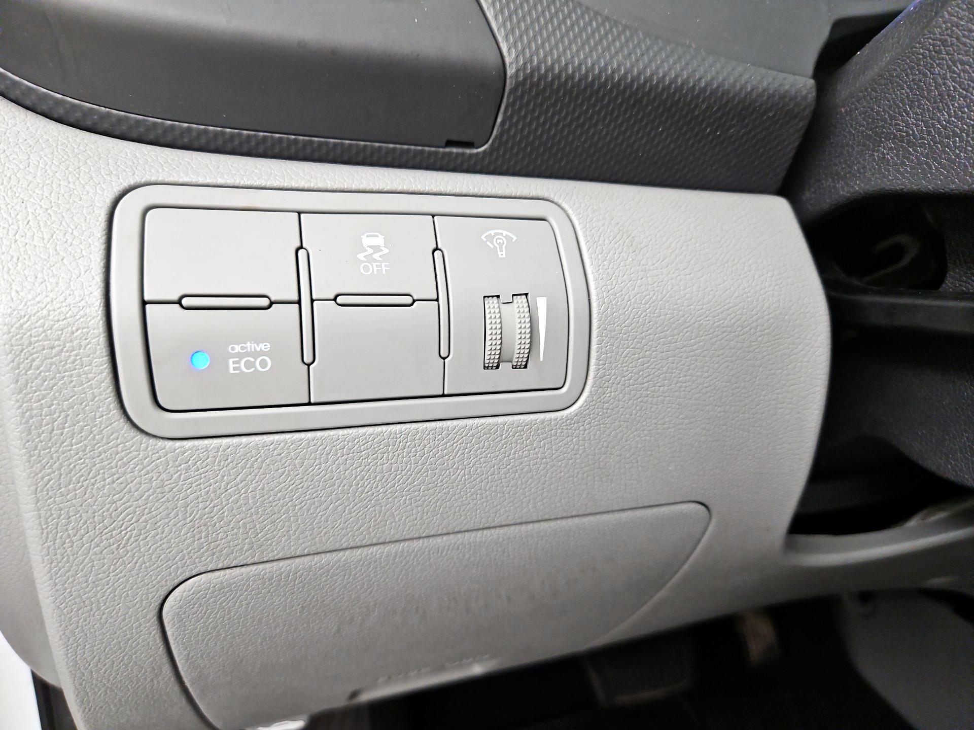 Thumbnail: 2014 Hyundai Accent - 13