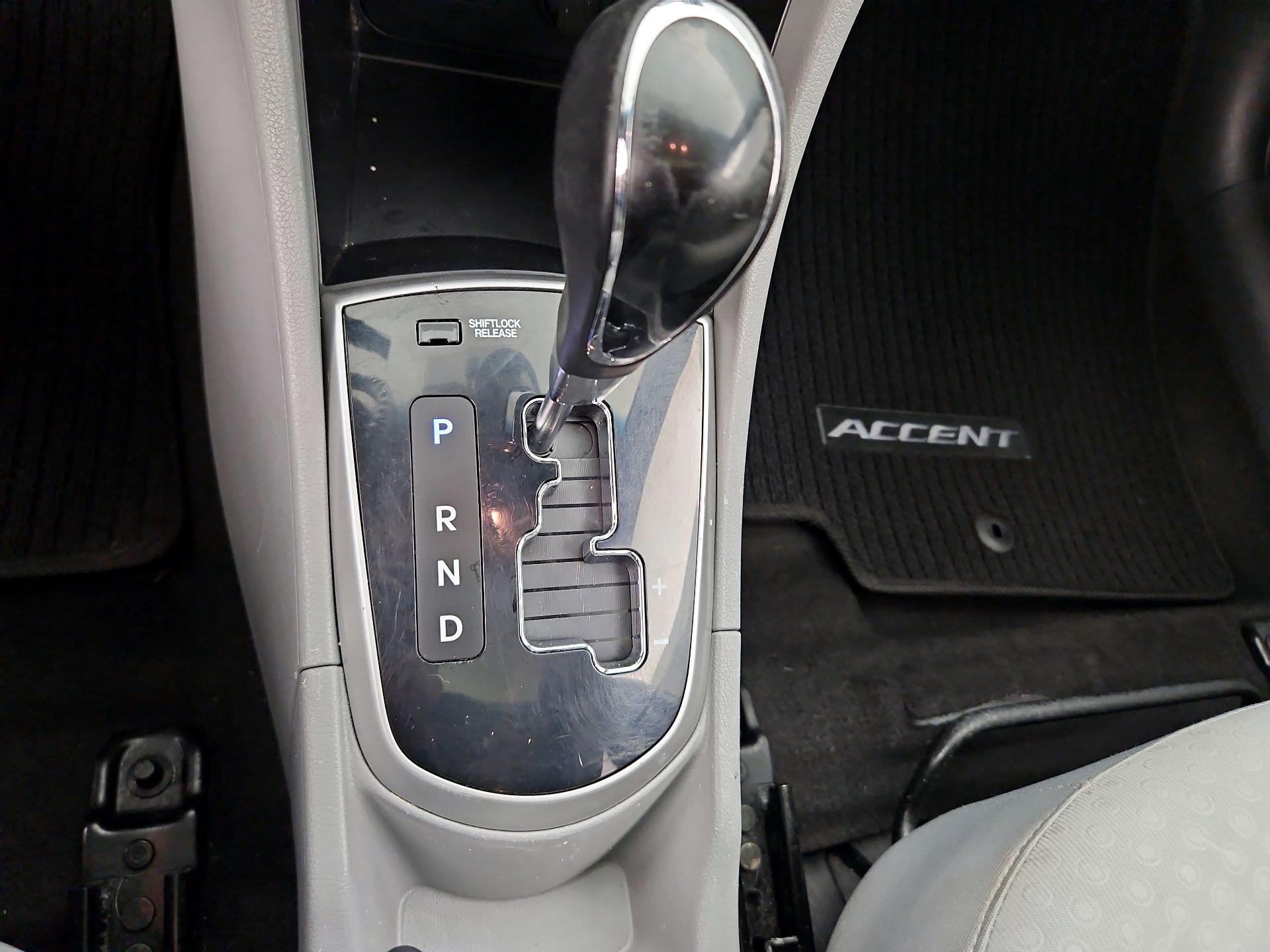 Thumbnail: 2014 Hyundai Accent - 16