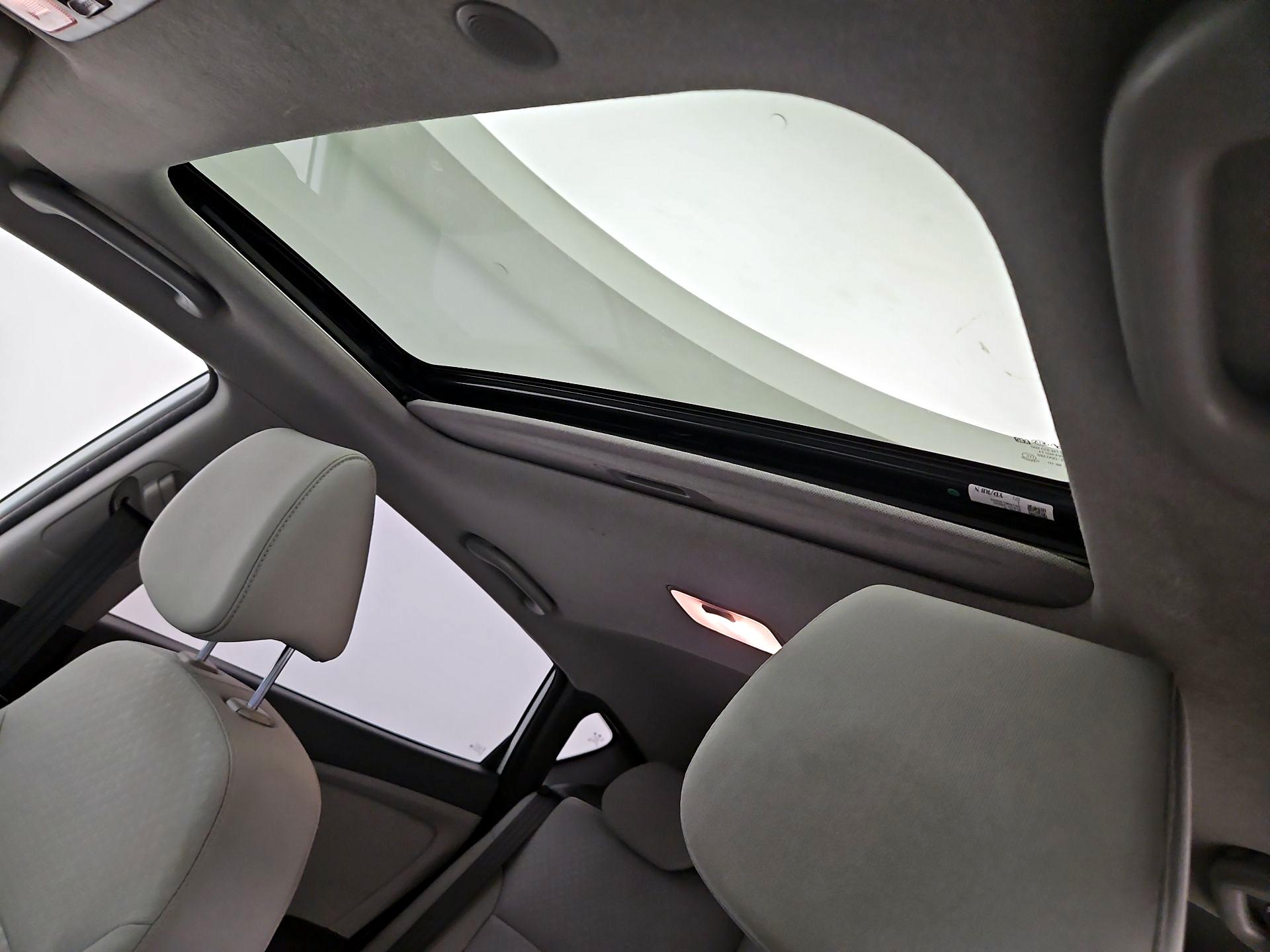 Thumbnail: 2014 Hyundai Accent - 18