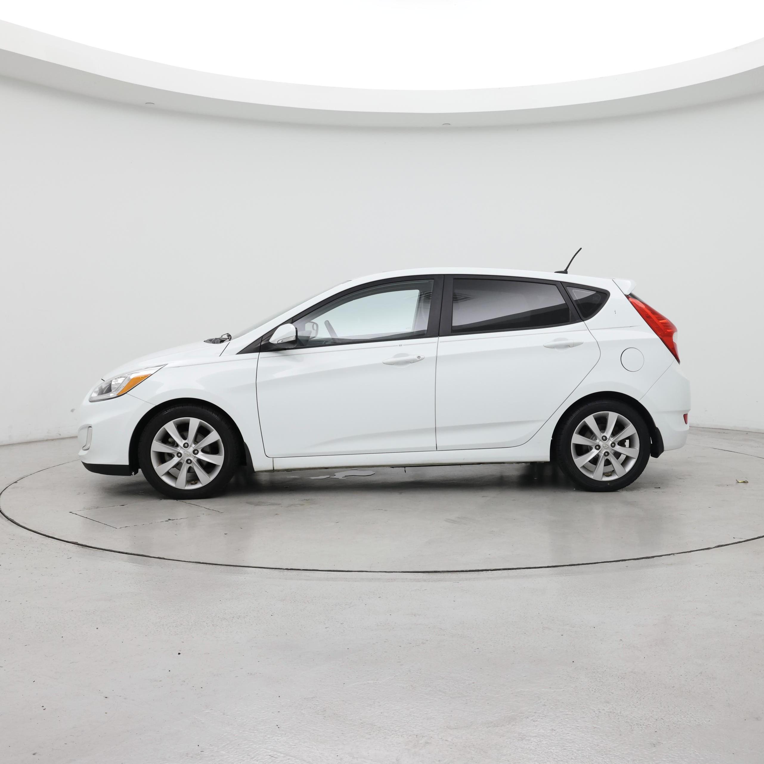 Thumbnail: 2014 Hyundai Accent - 3