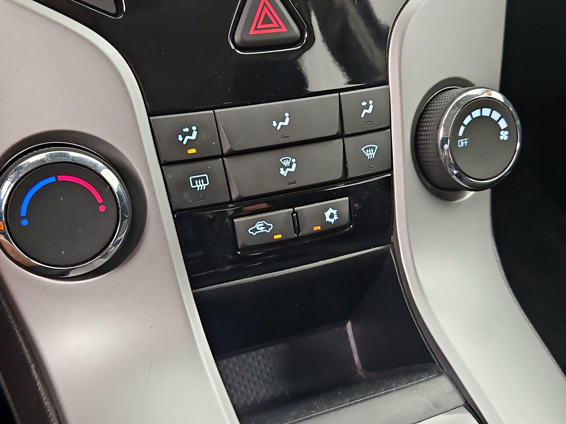 Thumbnail: 2016 Chevrolet Cruze - 16