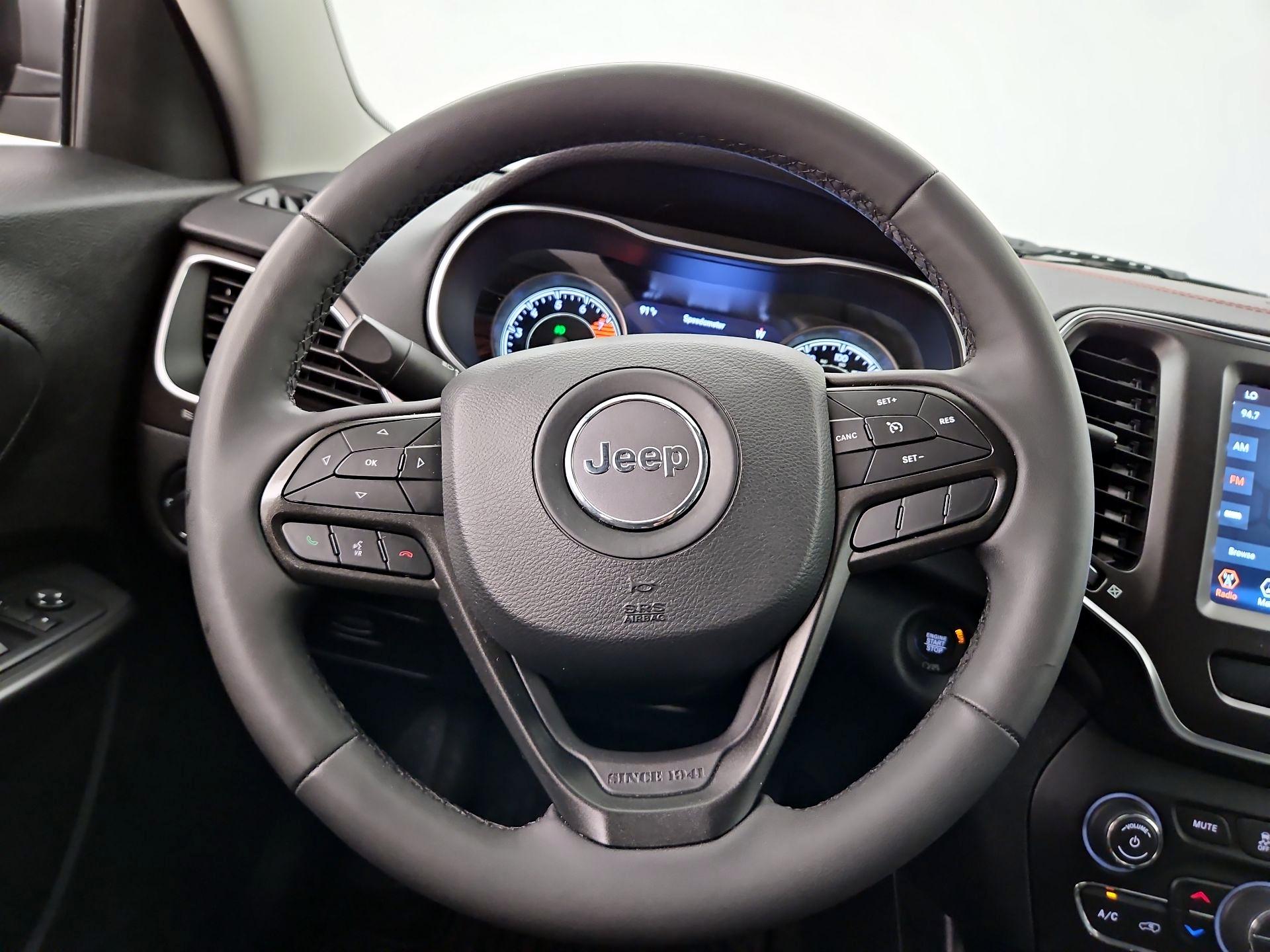 Thumbnail: 2021 Jeep Cherokee - 10