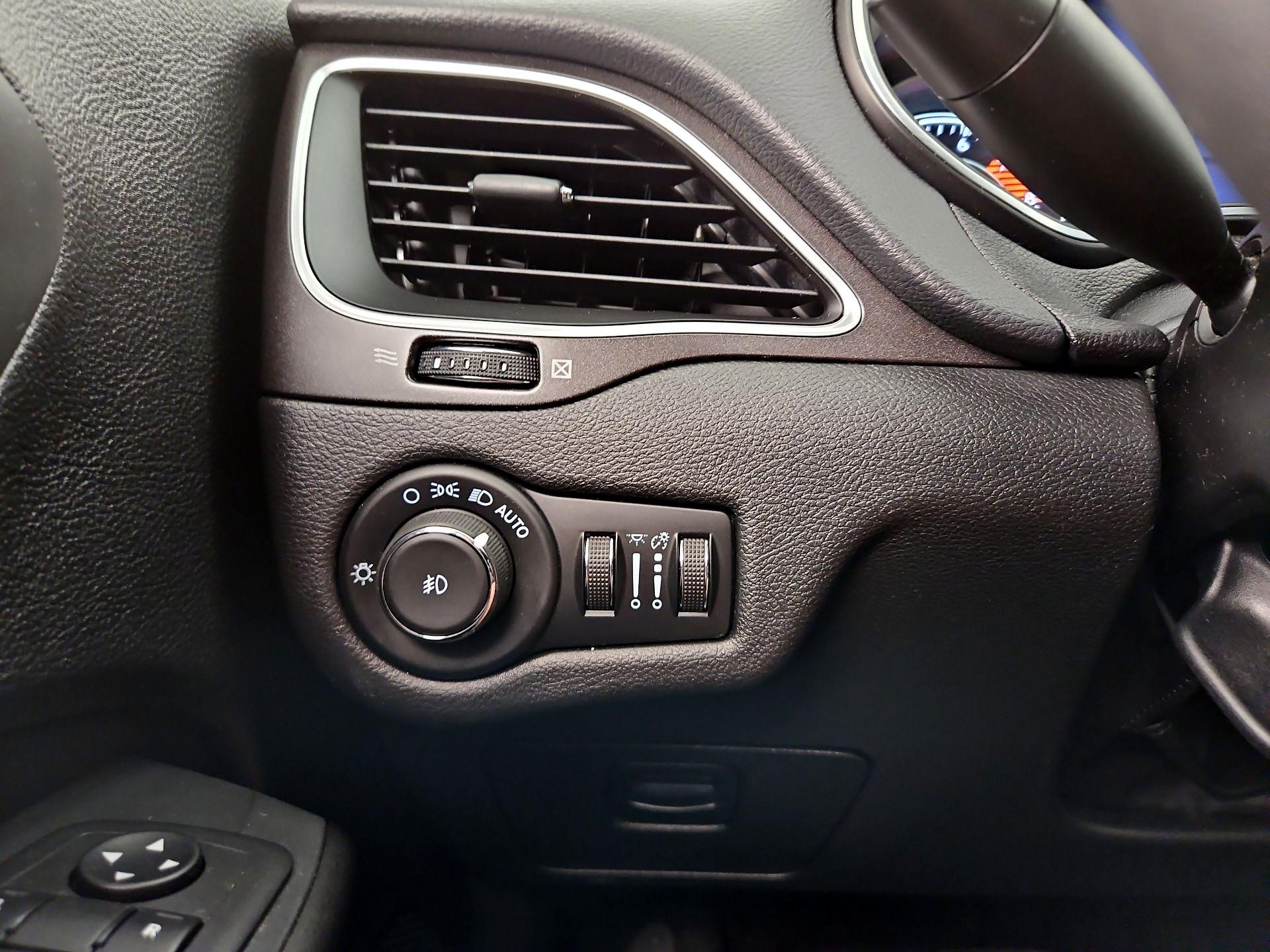 Thumbnail: 2021 Jeep Cherokee - 13