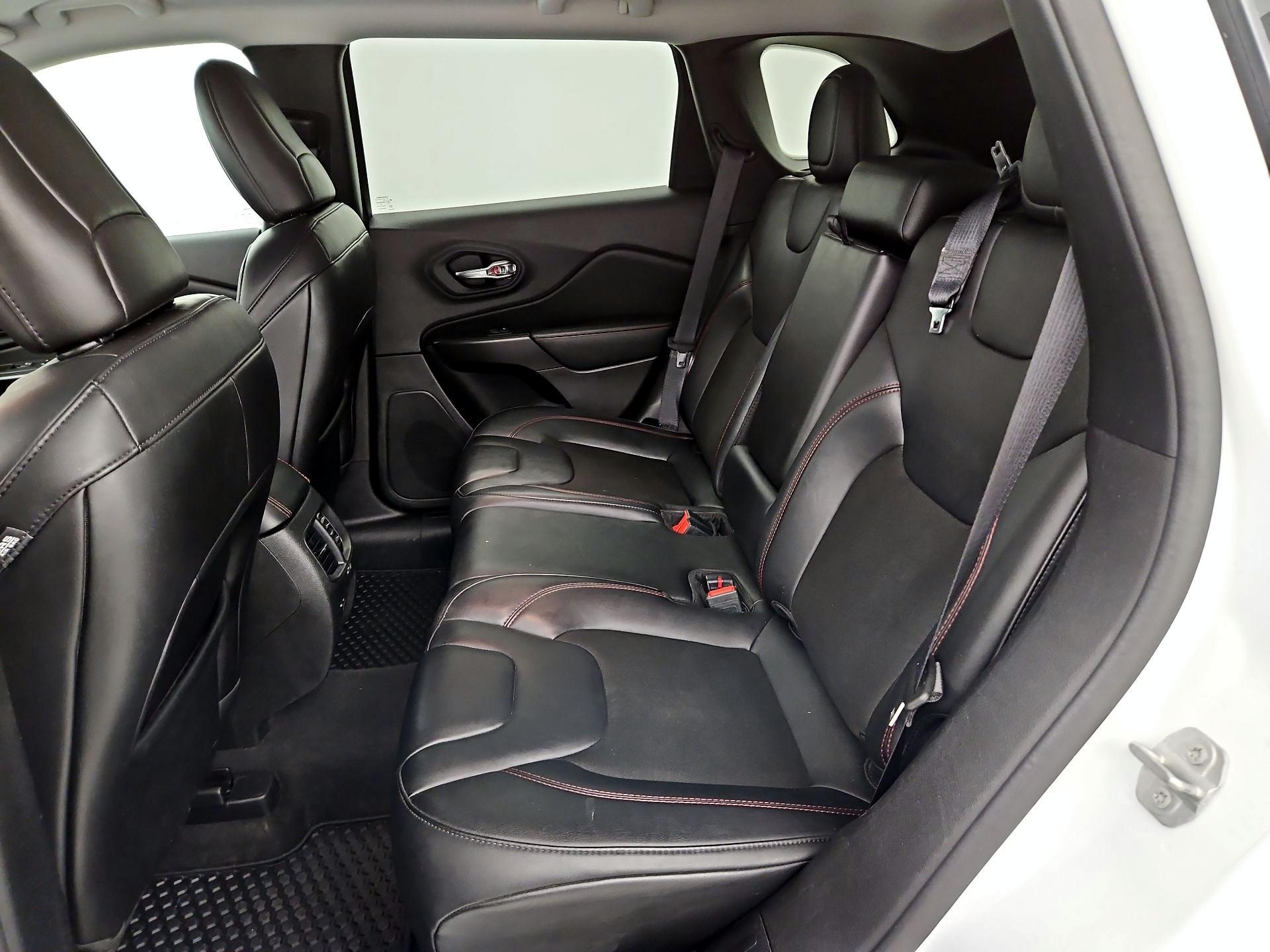 Thumbnail: 2021 Jeep Cherokee - 19