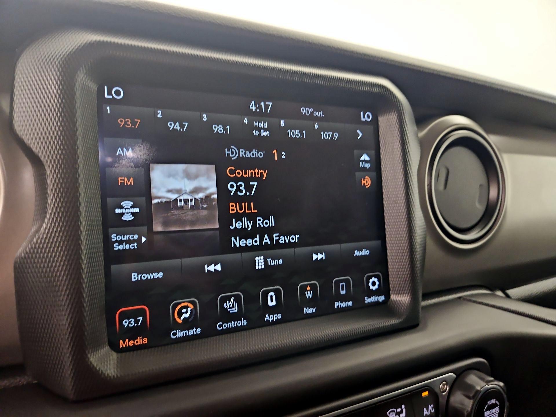 Thumbnail: 2021 Jeep Gladiator - 16