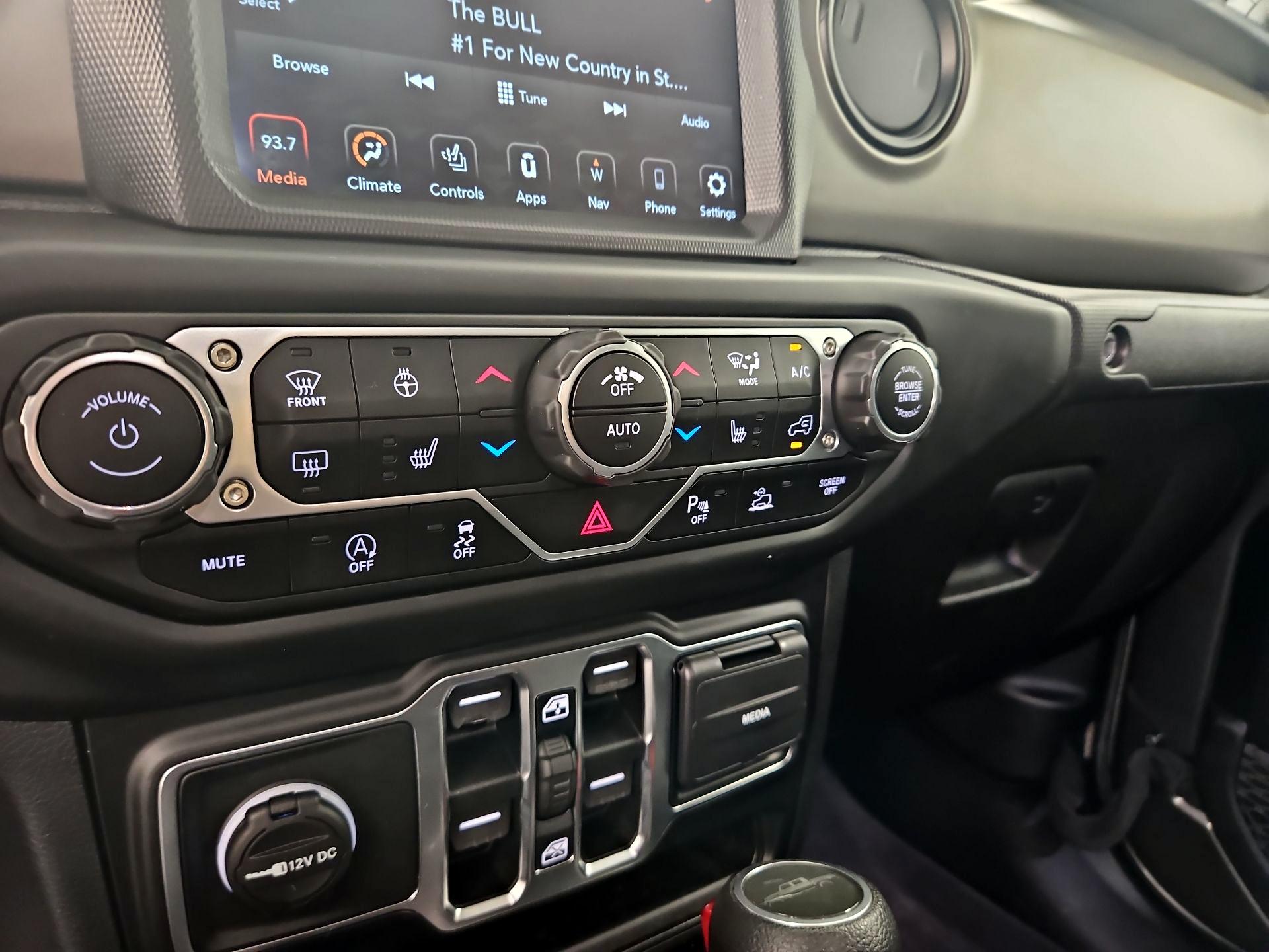 Thumbnail: 2021 Jeep Gladiator - 17