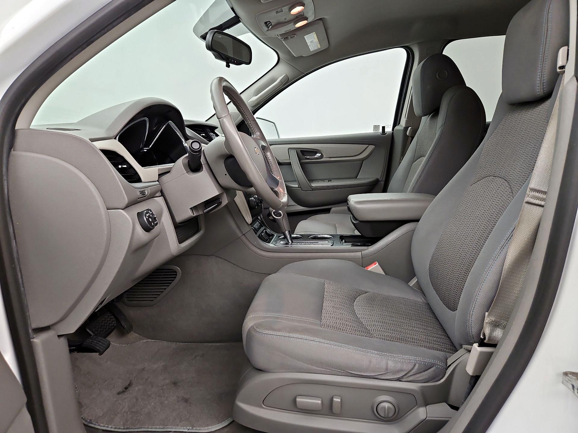 Thumbnail: 2017 Chevrolet Traverse - 11