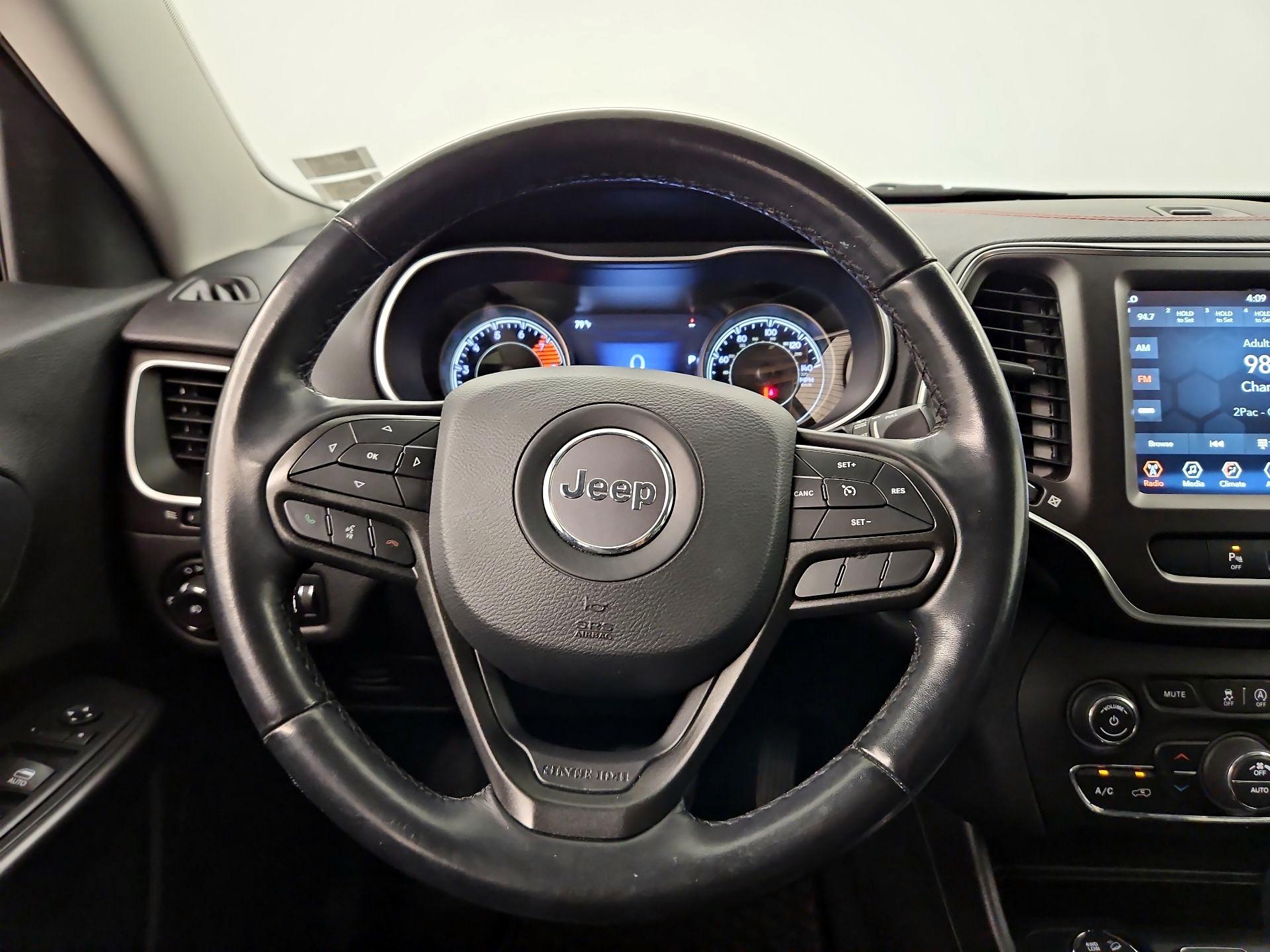 Thumbnail: 2019 Jeep Cherokee - 10