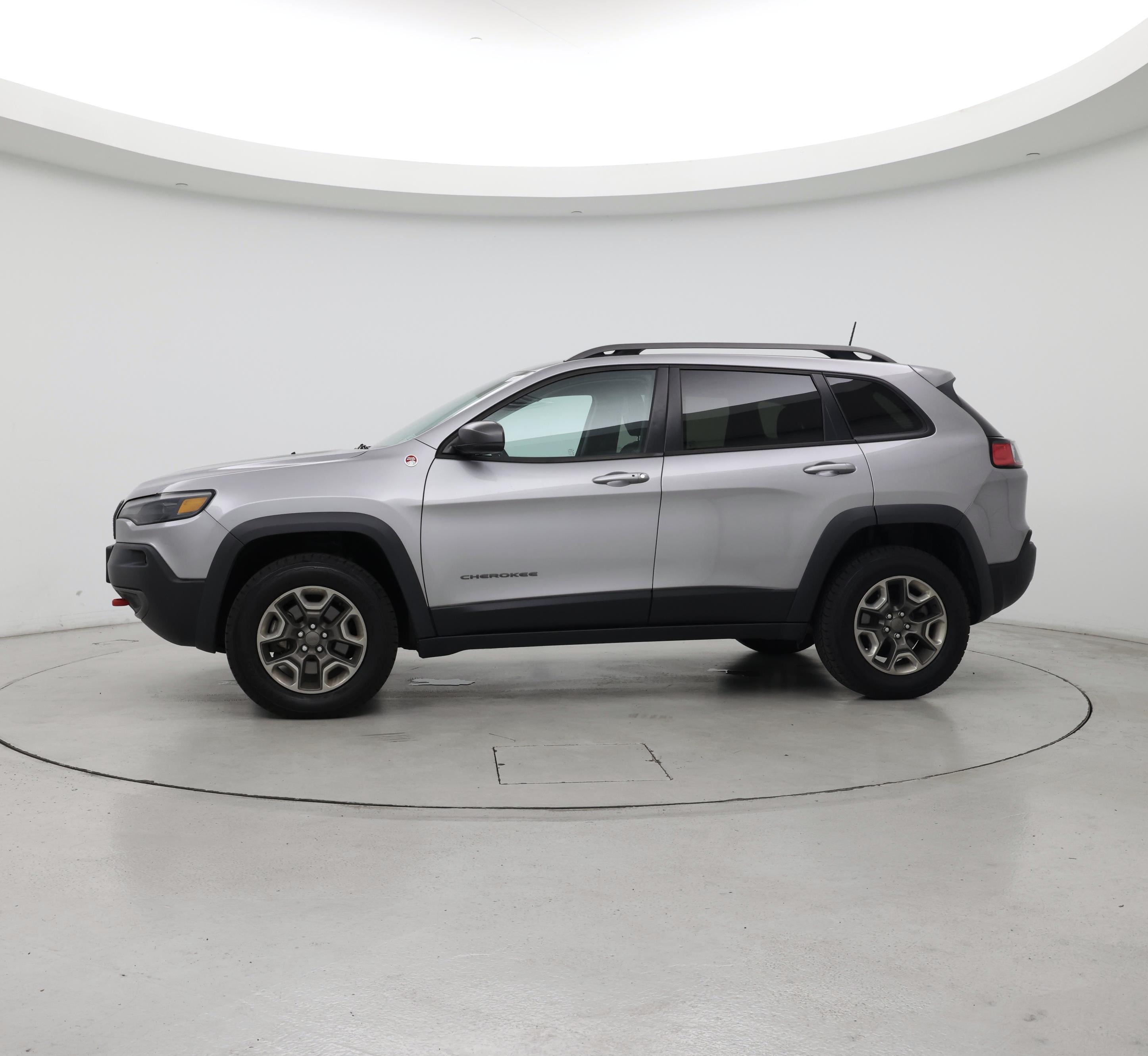 Thumbnail: 2019 Jeep Cherokee - 3