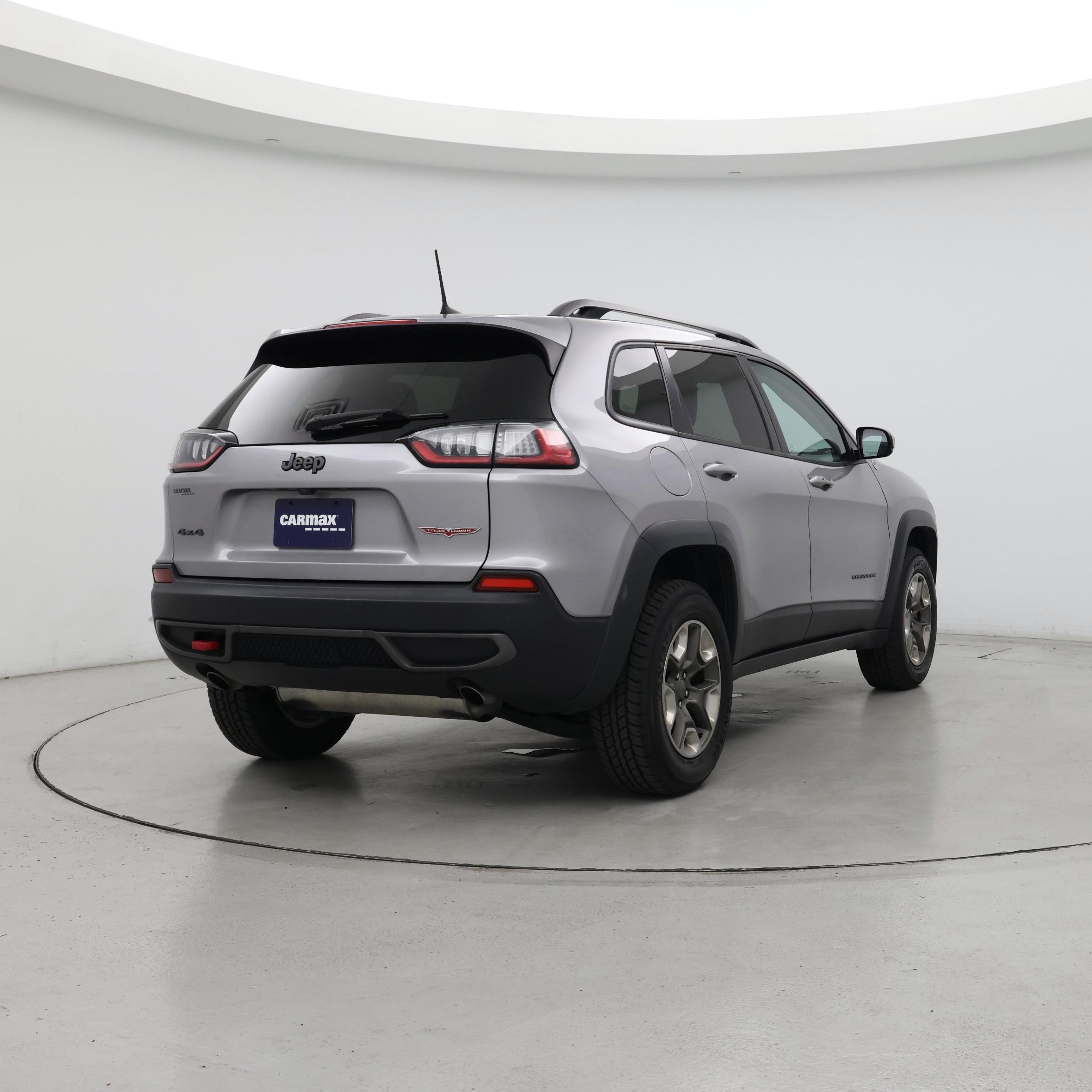 Thumbnail: 2019 Jeep Cherokee - 8