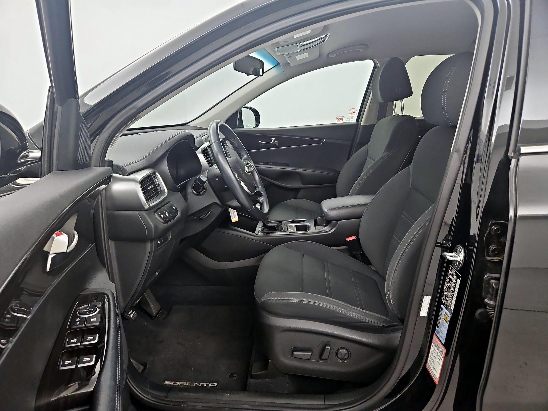 Thumbnail: 2020 Kia Sorento - 11