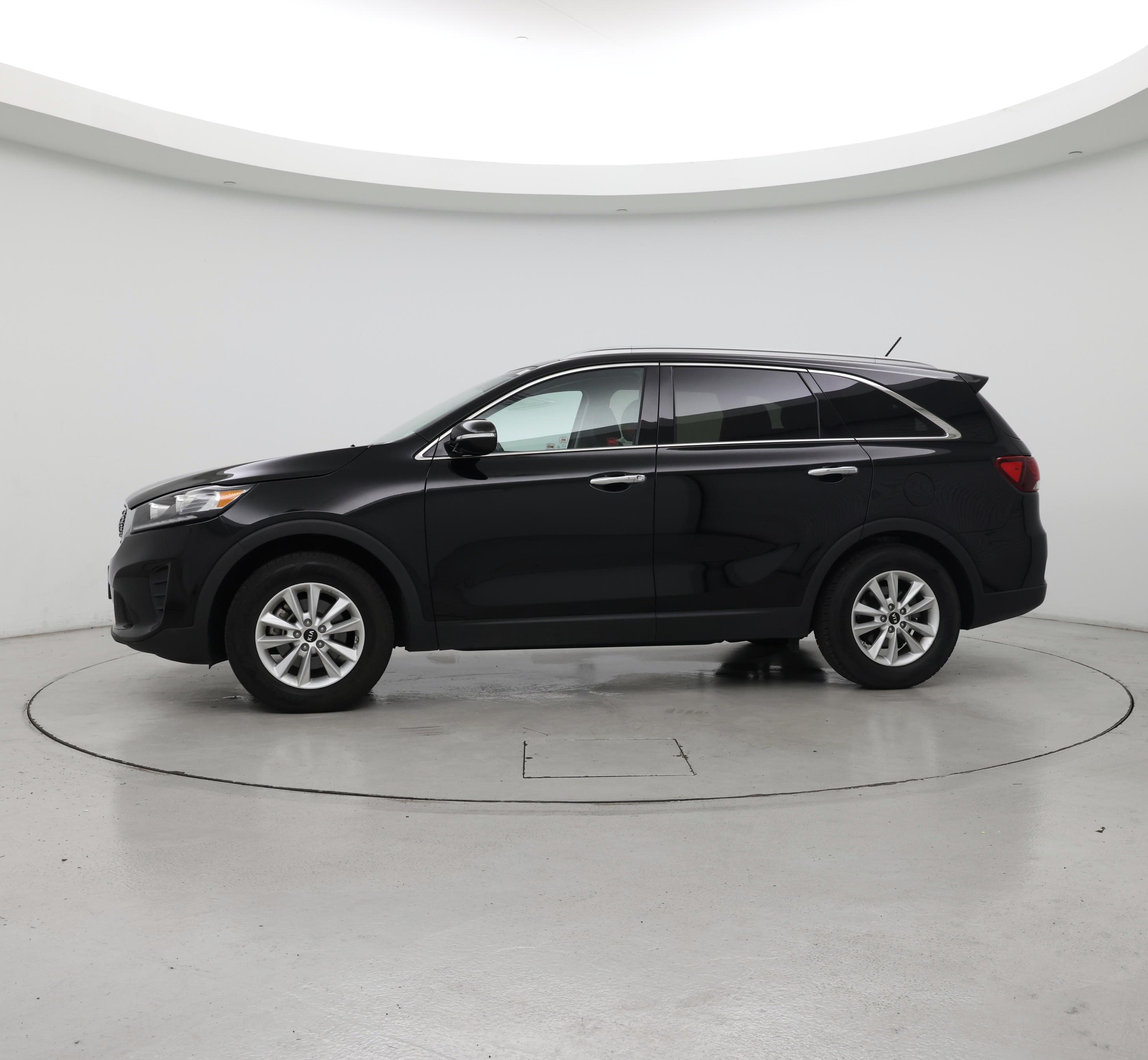 Thumbnail: 2020 Kia Sorento - 3