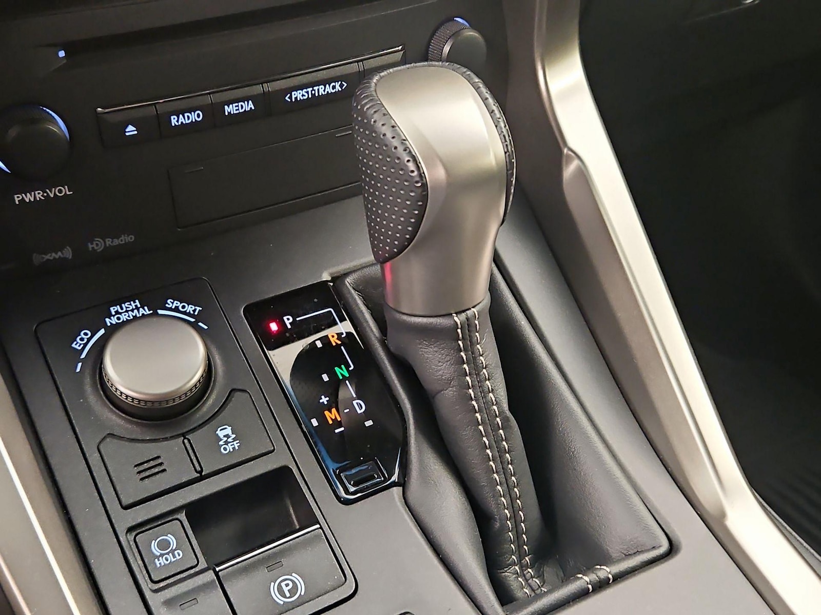 2016 Lexus NX F Sport - Photo 19