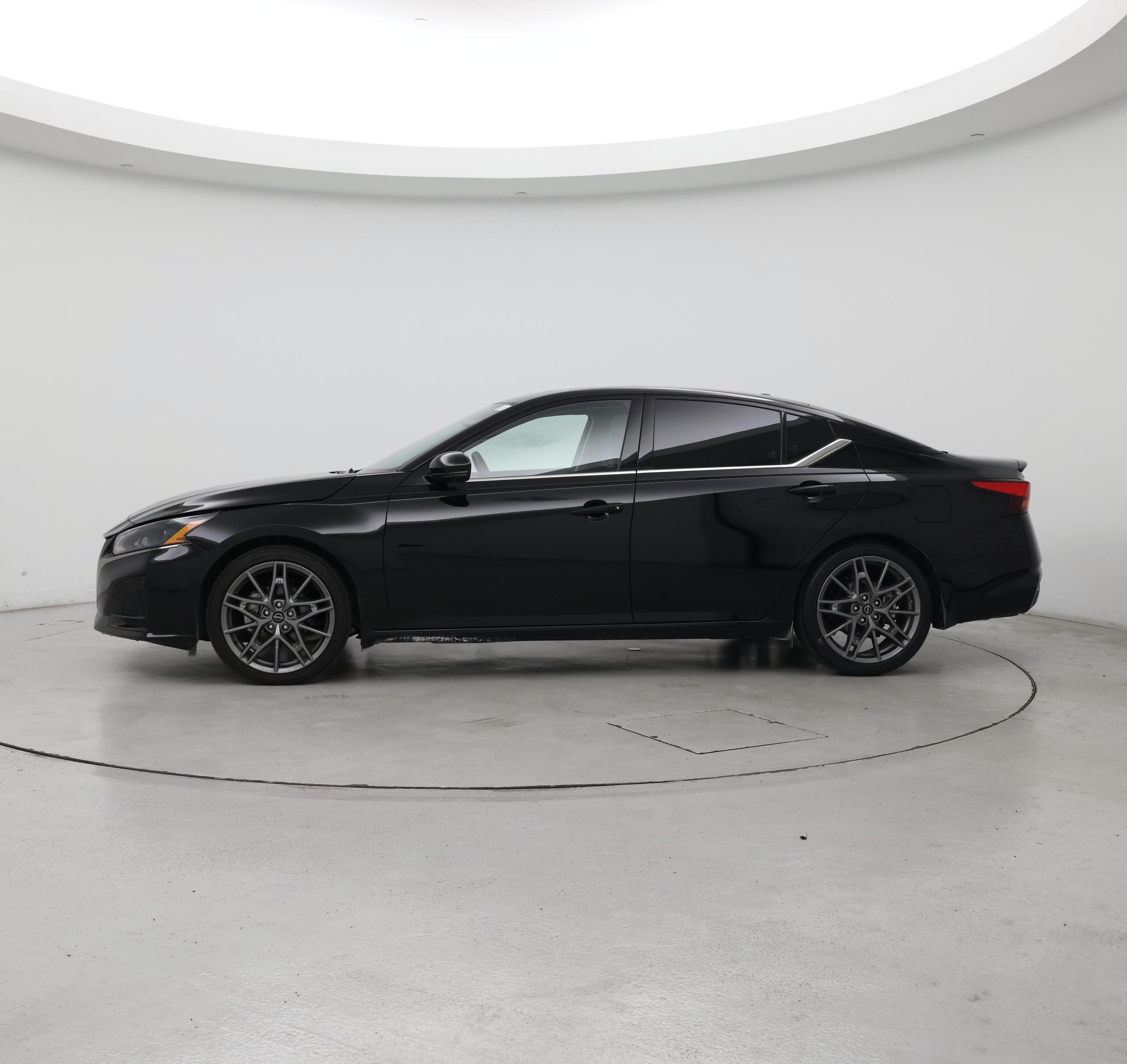 Thumbnail: 2024 Nissan Altima - 3