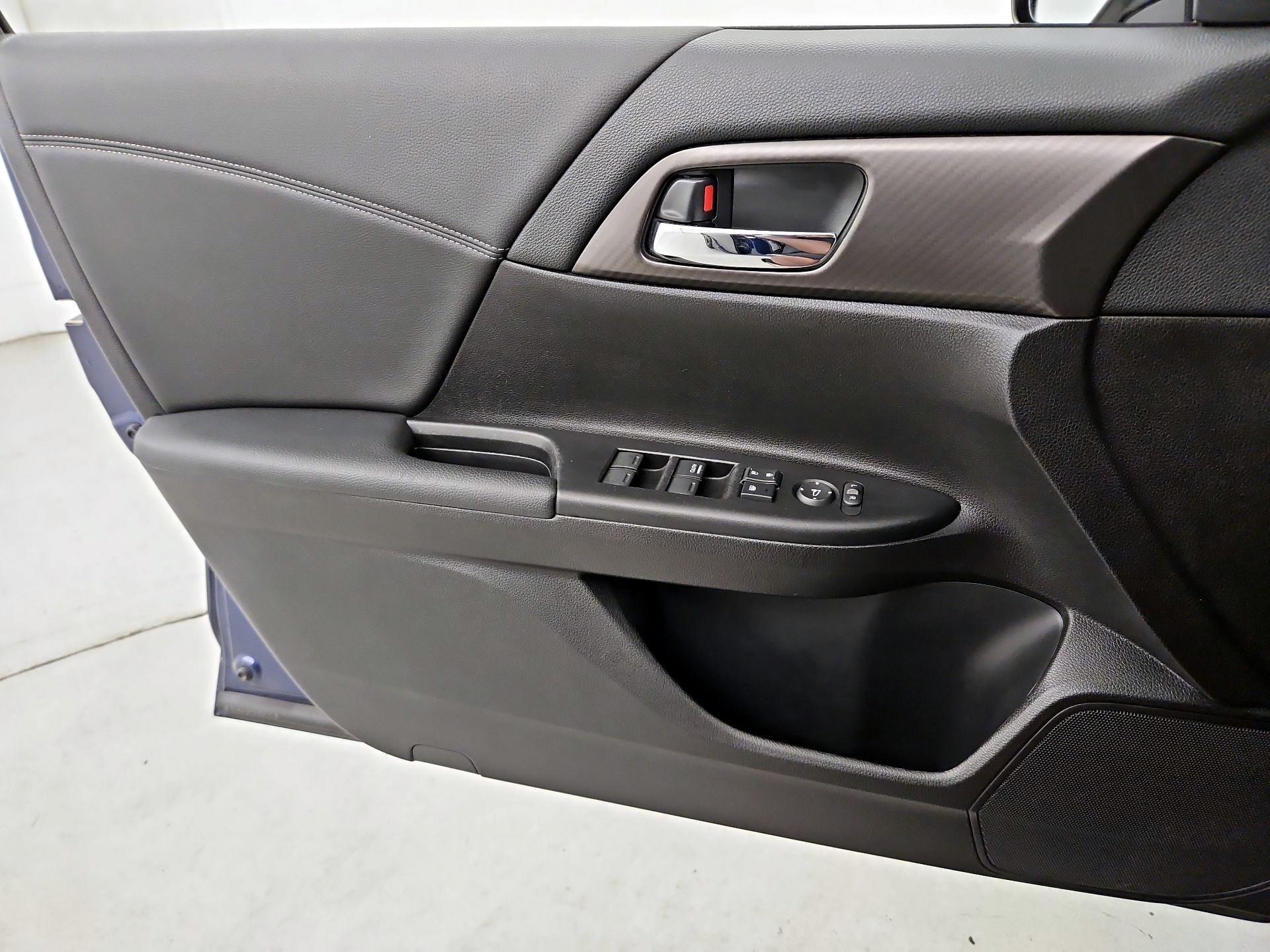 Thumbnail: 2016 Honda Accord - 12