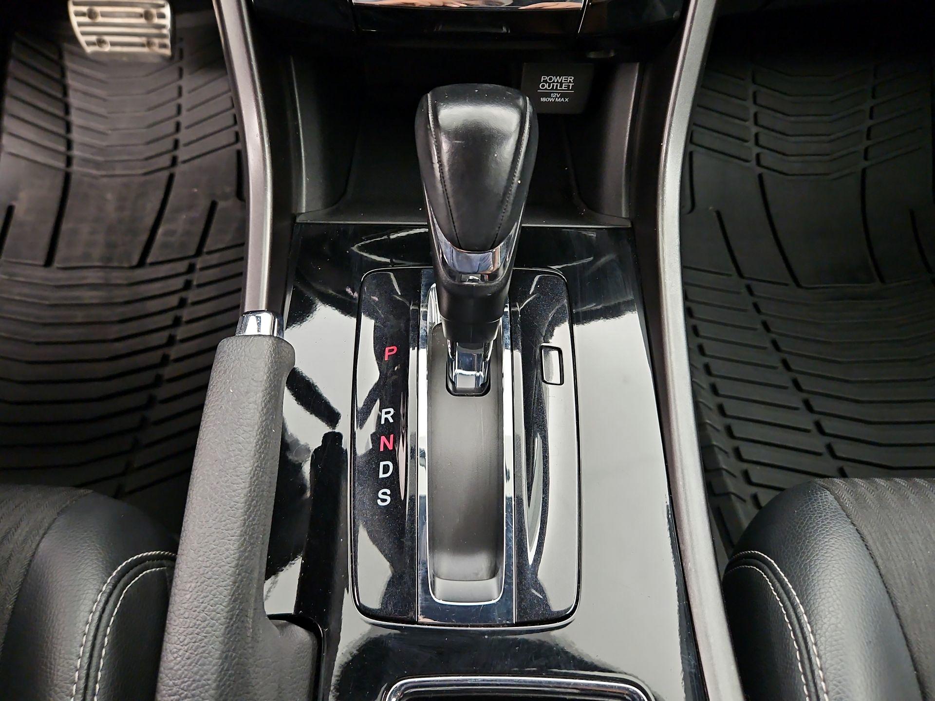 Thumbnail: 2016 Honda Accord - 17