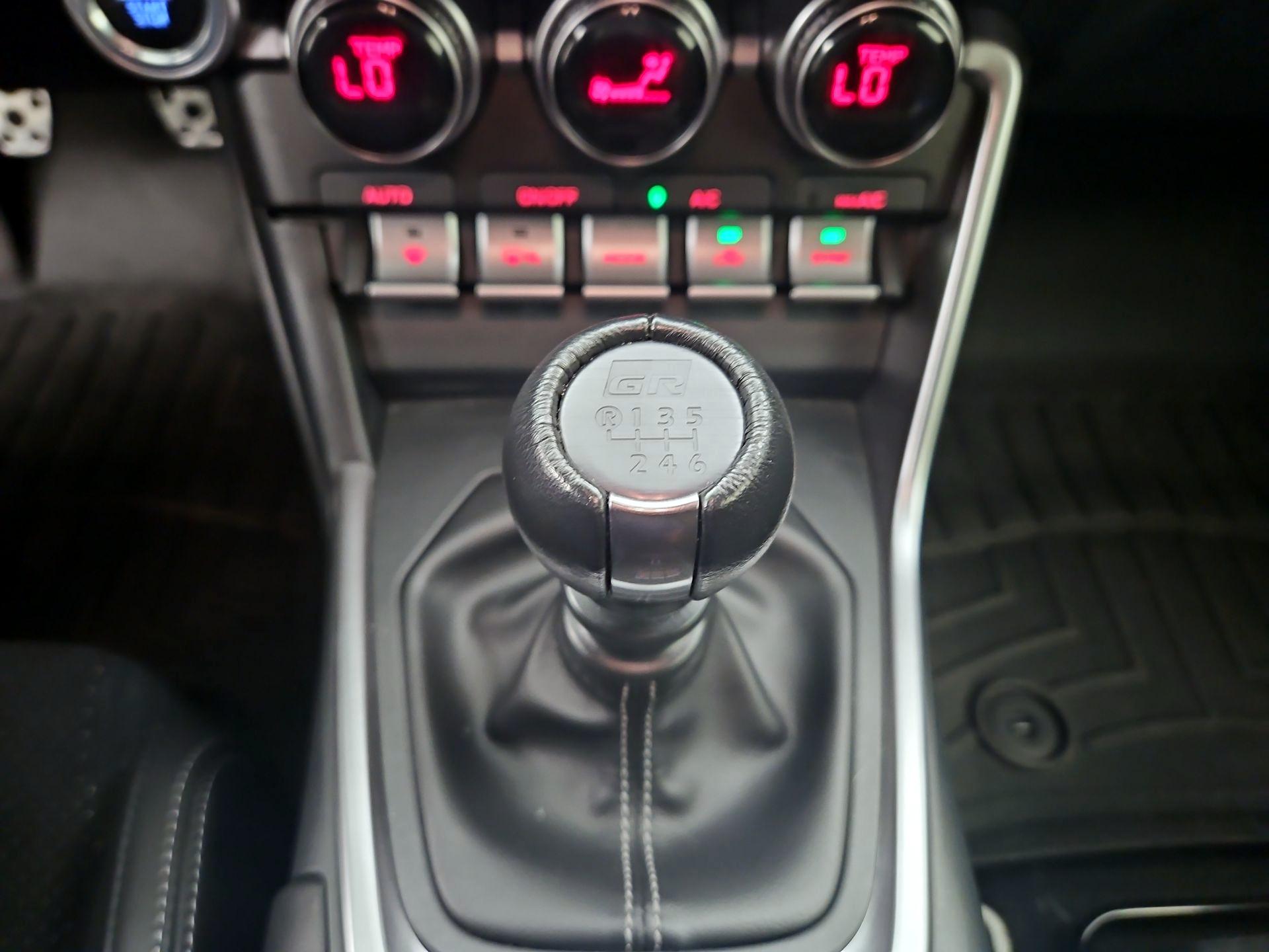Thumbnail: 2024 Toyota GR86 - 17