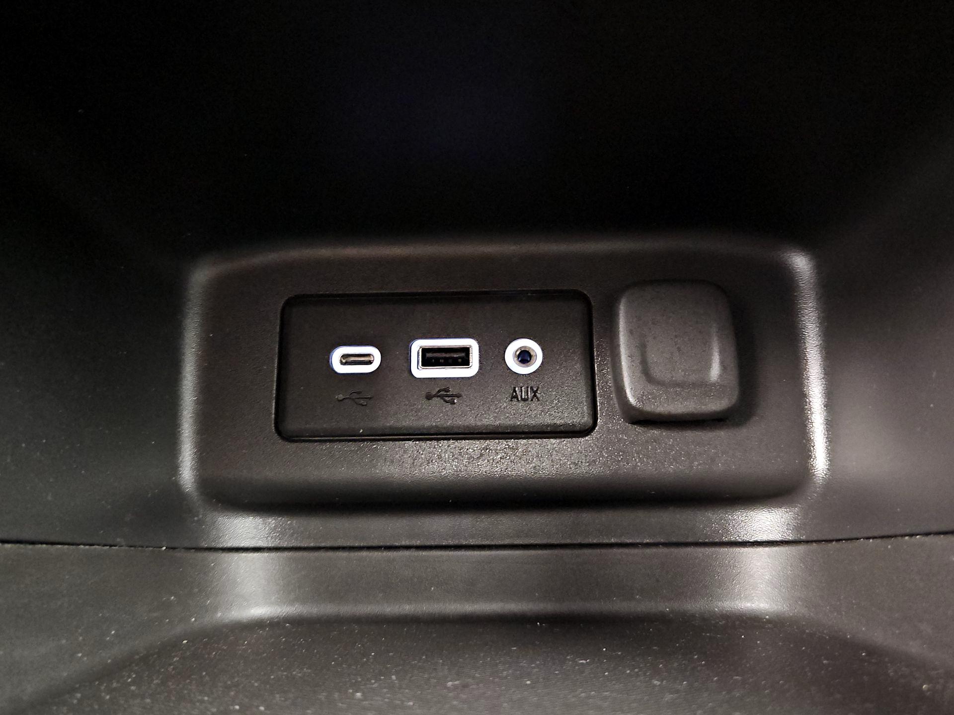 Thumbnail: 2021 Chevrolet Equinox - 18