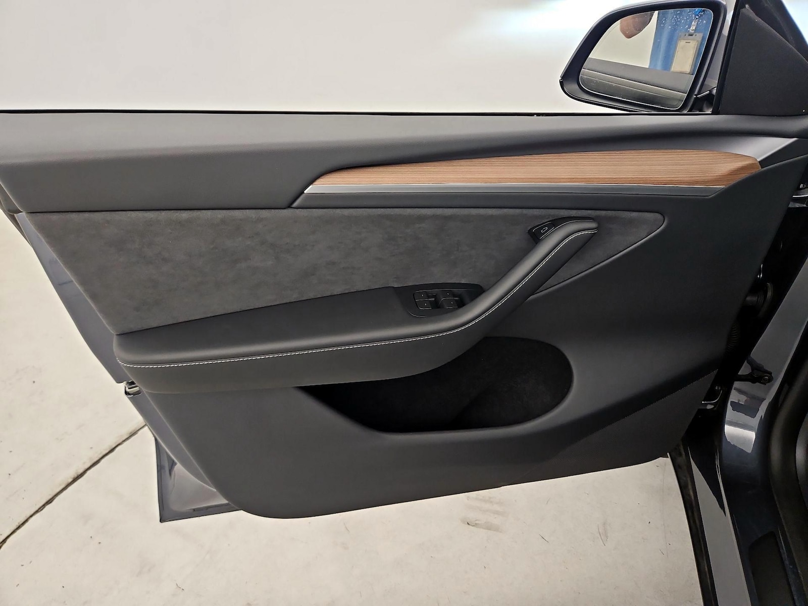 2023 Tesla Model Y Long Range - Photo 13