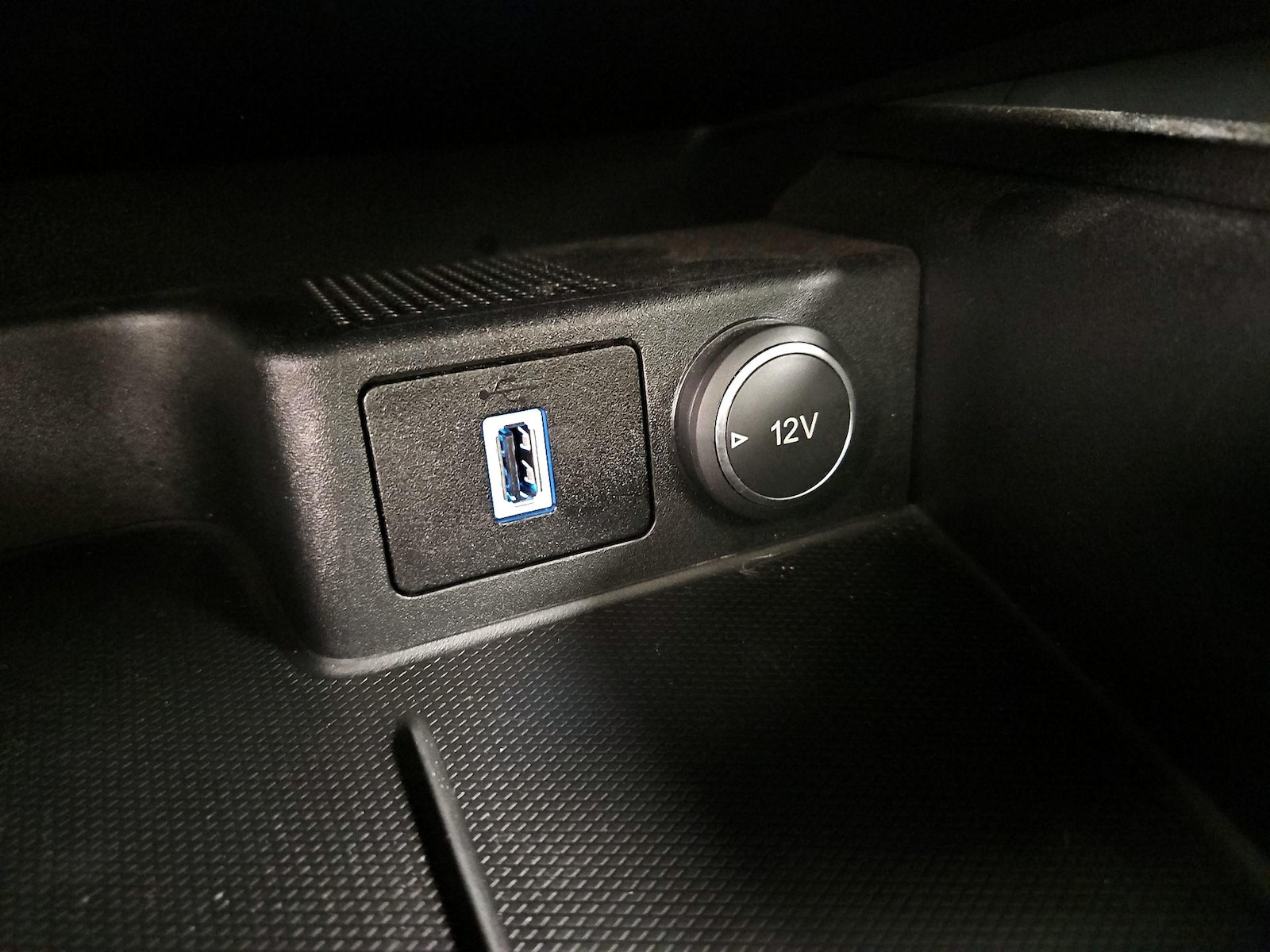 2020 Ford Escape SEL - Photo 19