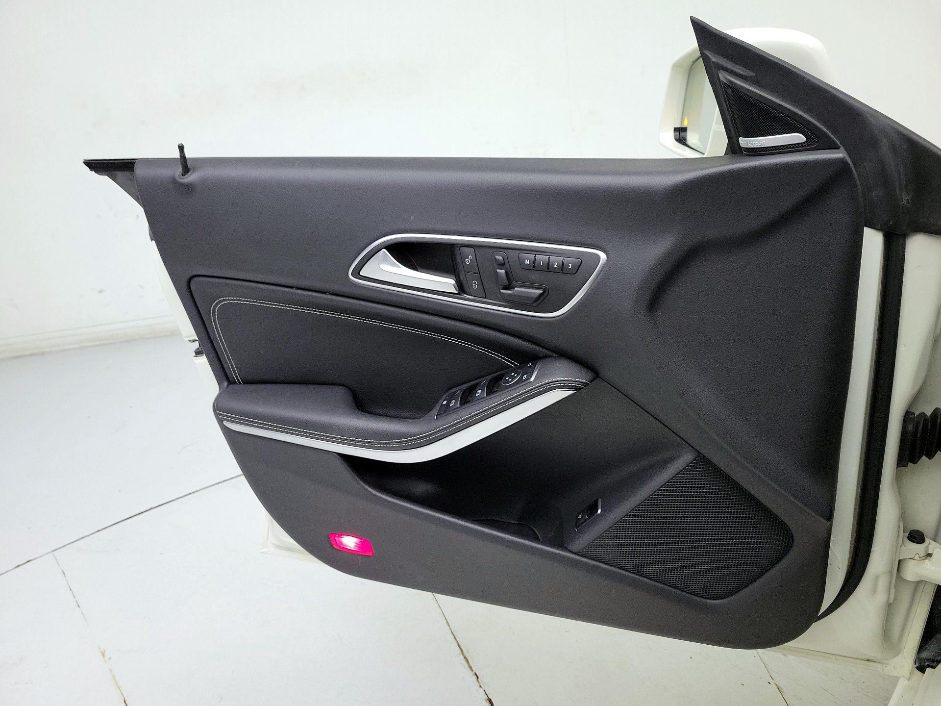 Thumbnail: 2016 Mercedes-Benz CLA - 12