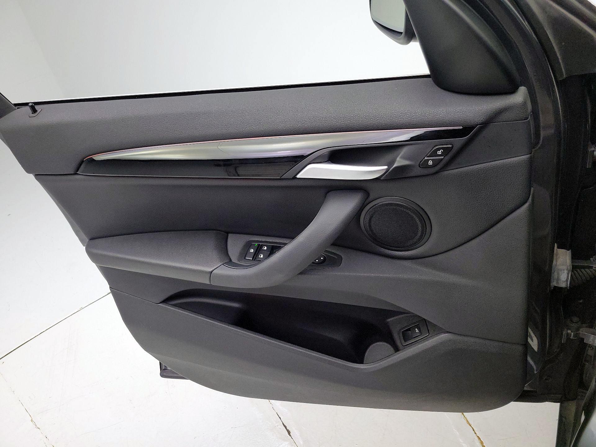 Thumbnail: 2016 BMW X1 - 12