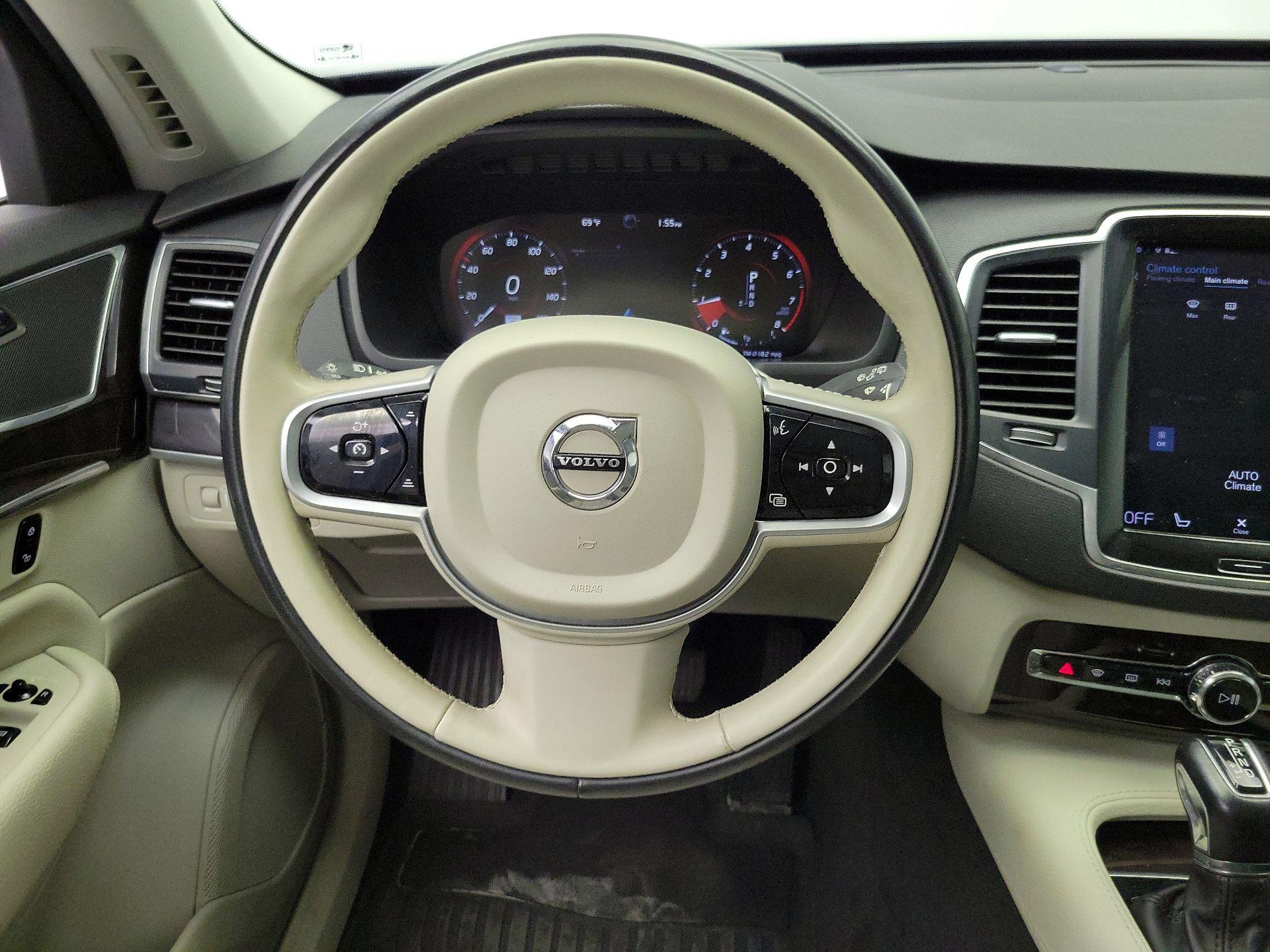 Thumbnail: 2019 Volvo XC90 - 10