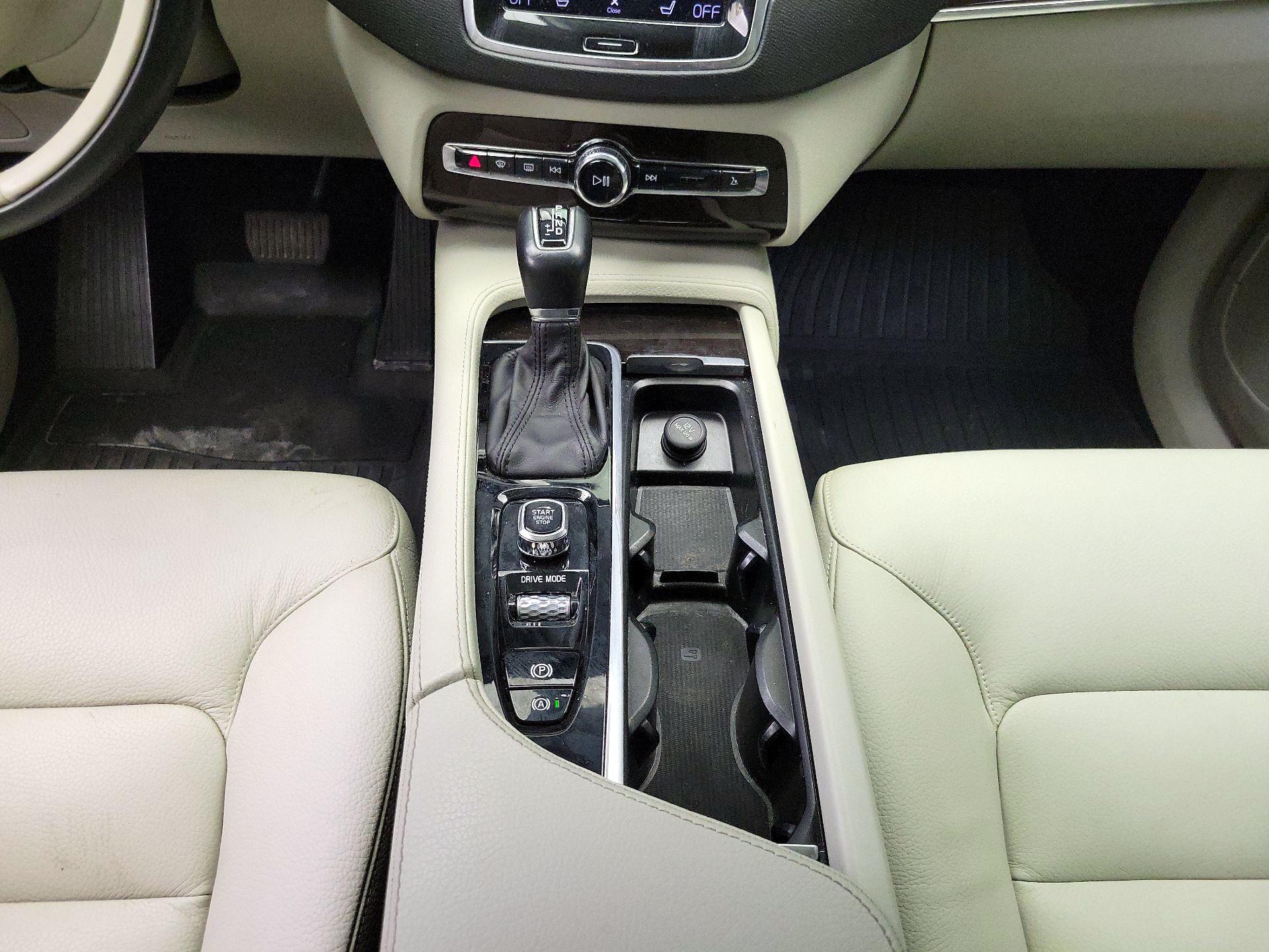 Thumbnail: 2019 Volvo XC90 - 17