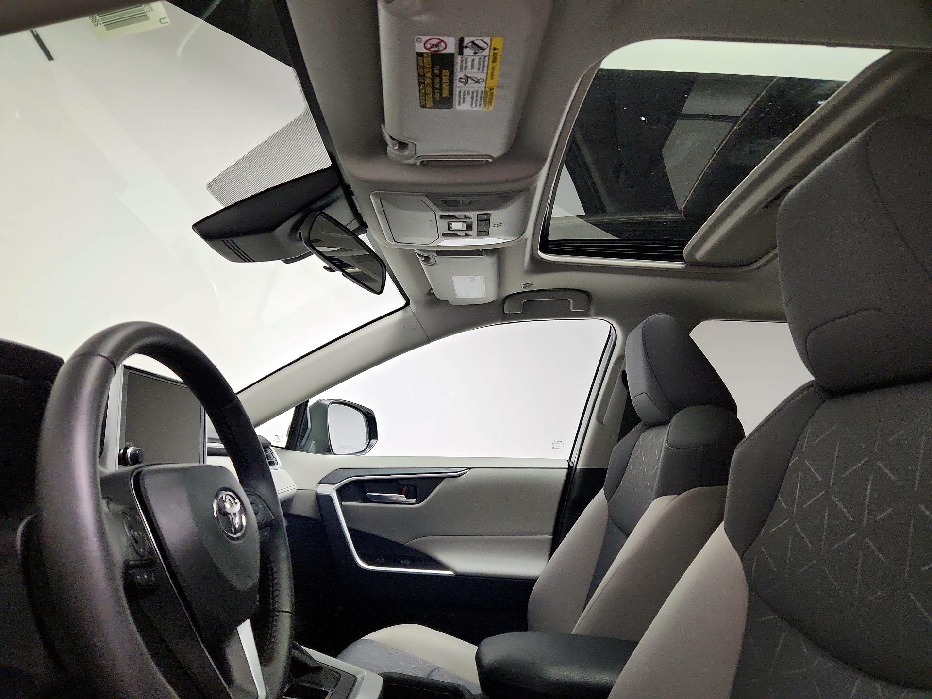 Thumbnail: 2025 Toyota RAV4 - 19