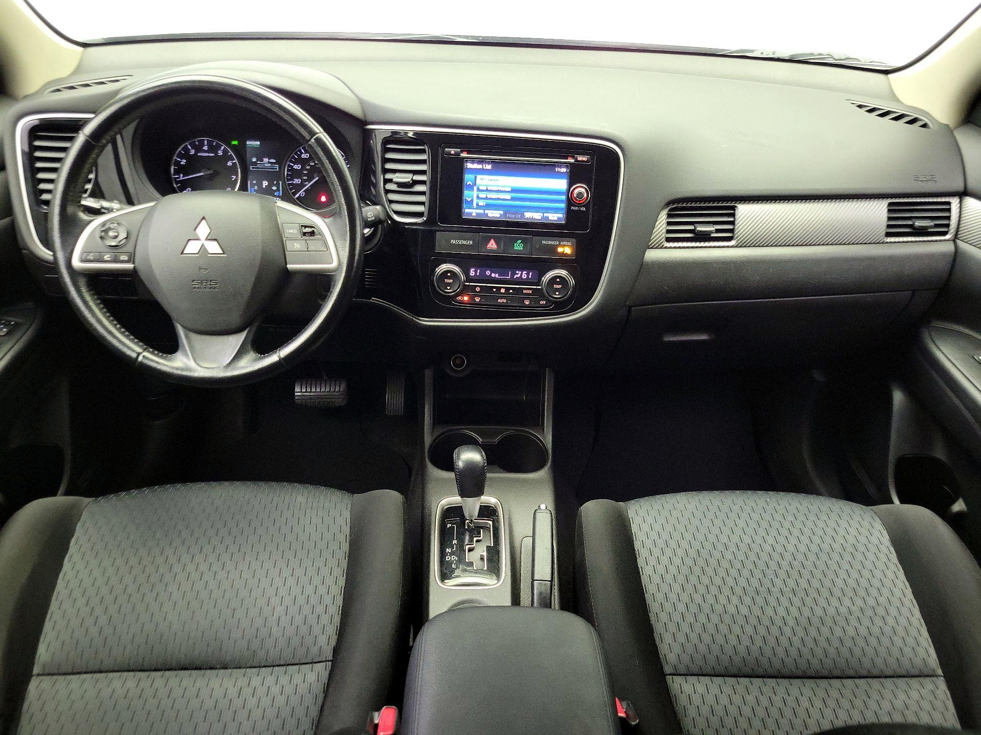 Thumbnail: 2014 Mitsubishi Outlander - 9