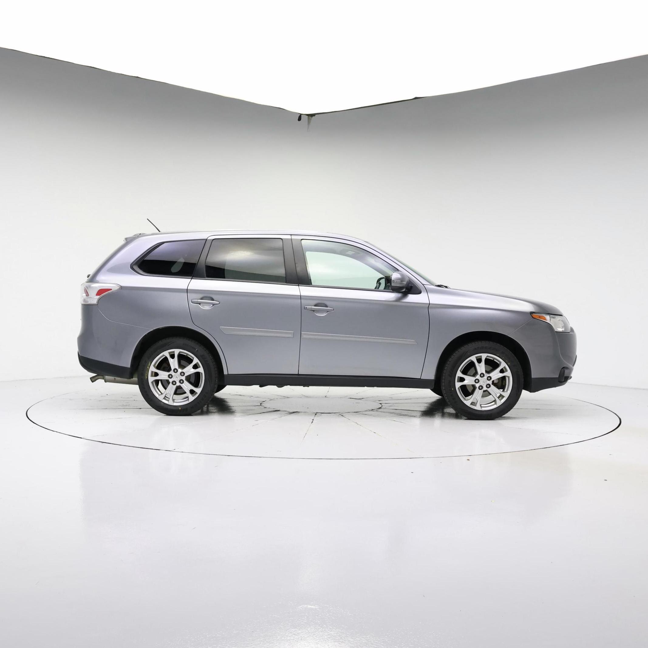 Thumbnail: 2014 Mitsubishi Outlander - 7
