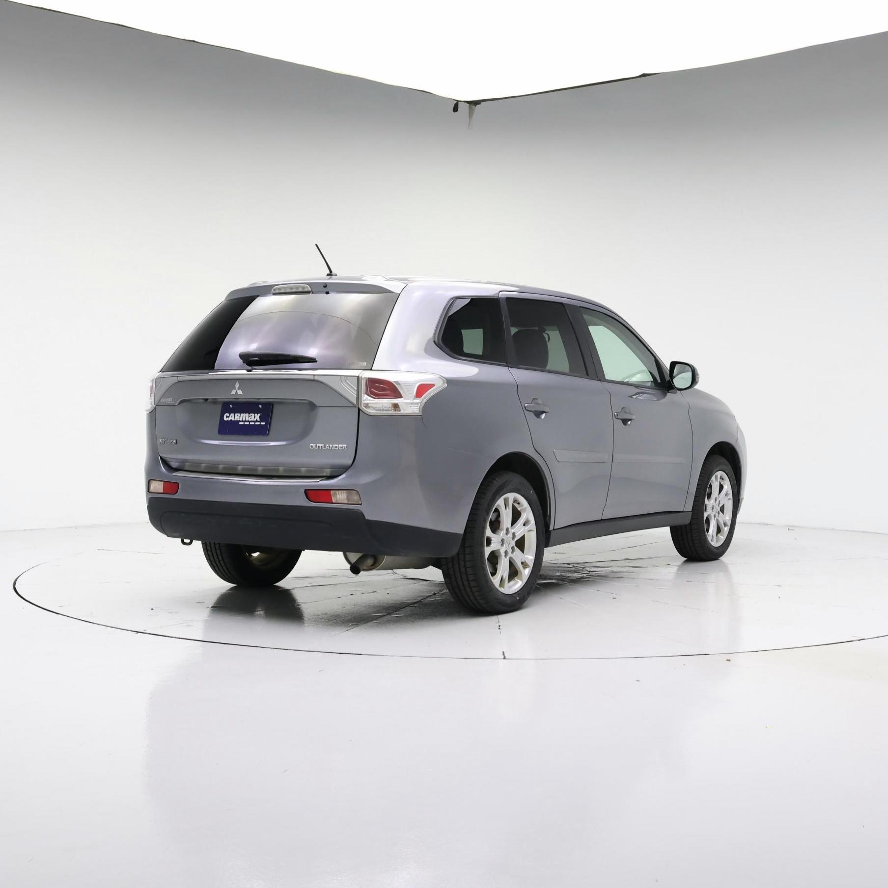 Thumbnail: 2014 Mitsubishi Outlander - 8
