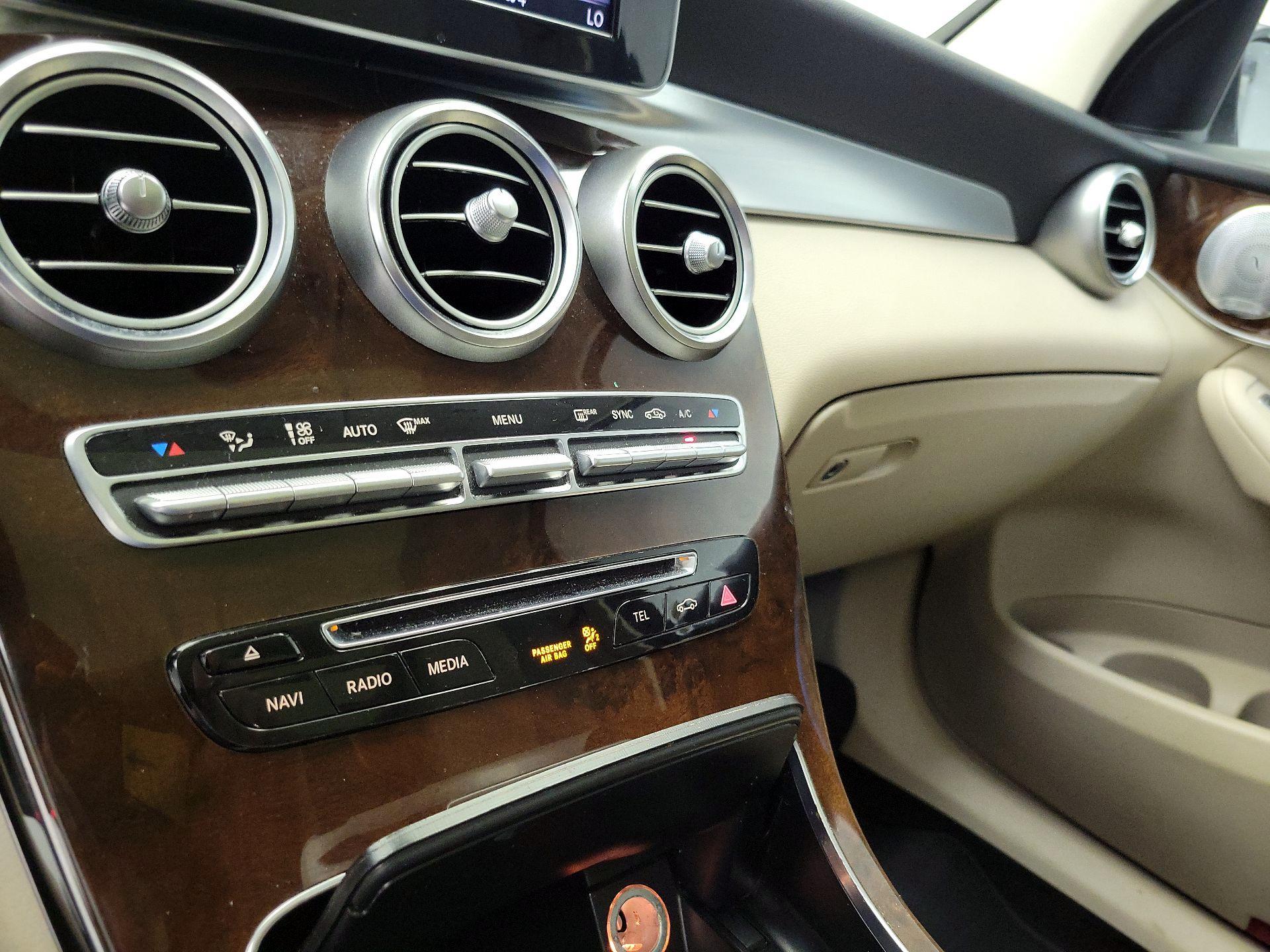 Thumbnail: 2019 Mercedes-Benz GLC - 16