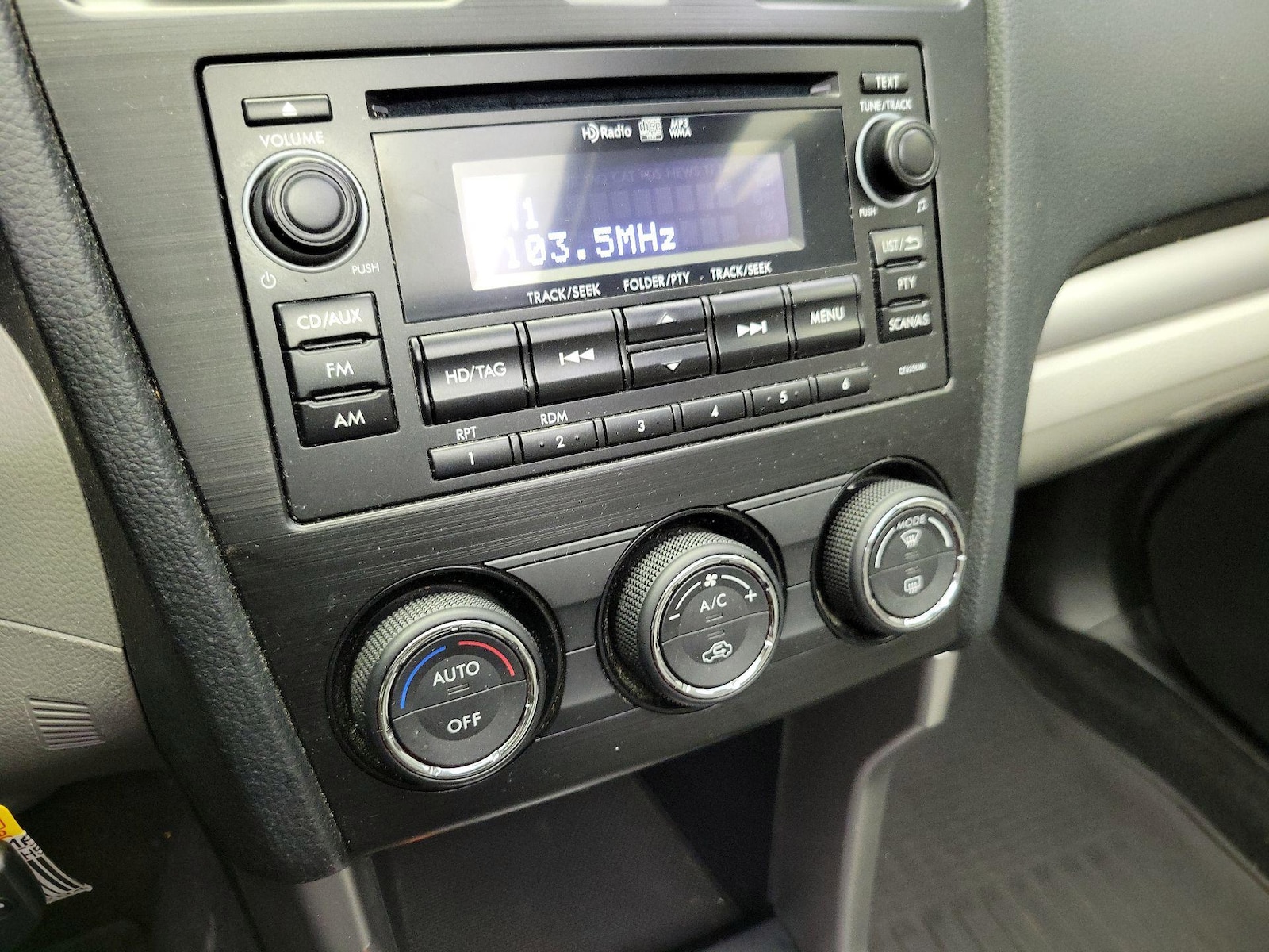 2015 Subaru Forester i Limited - Photo 16