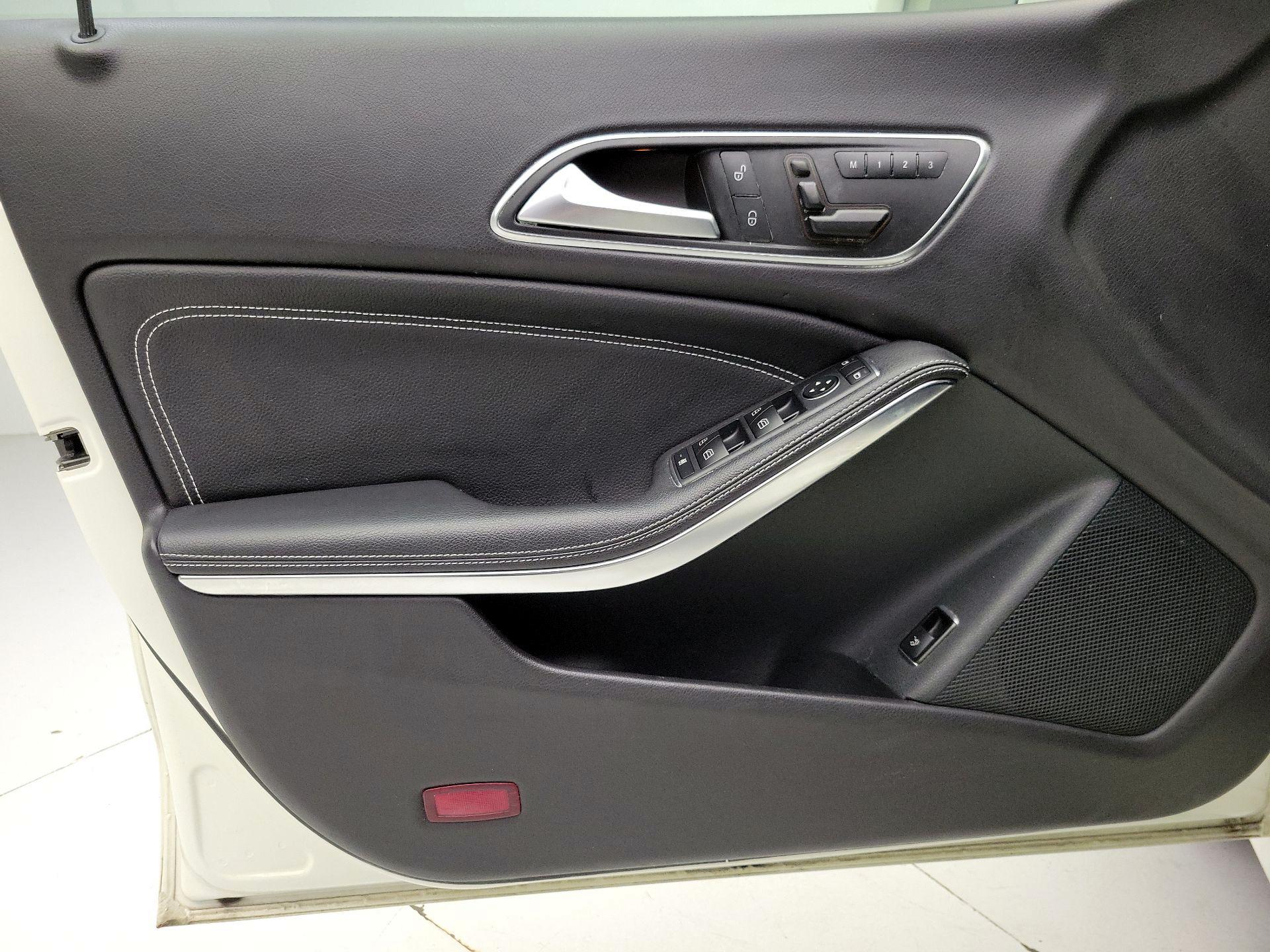 Thumbnail: 2016 Mercedes-Benz CLA - 12