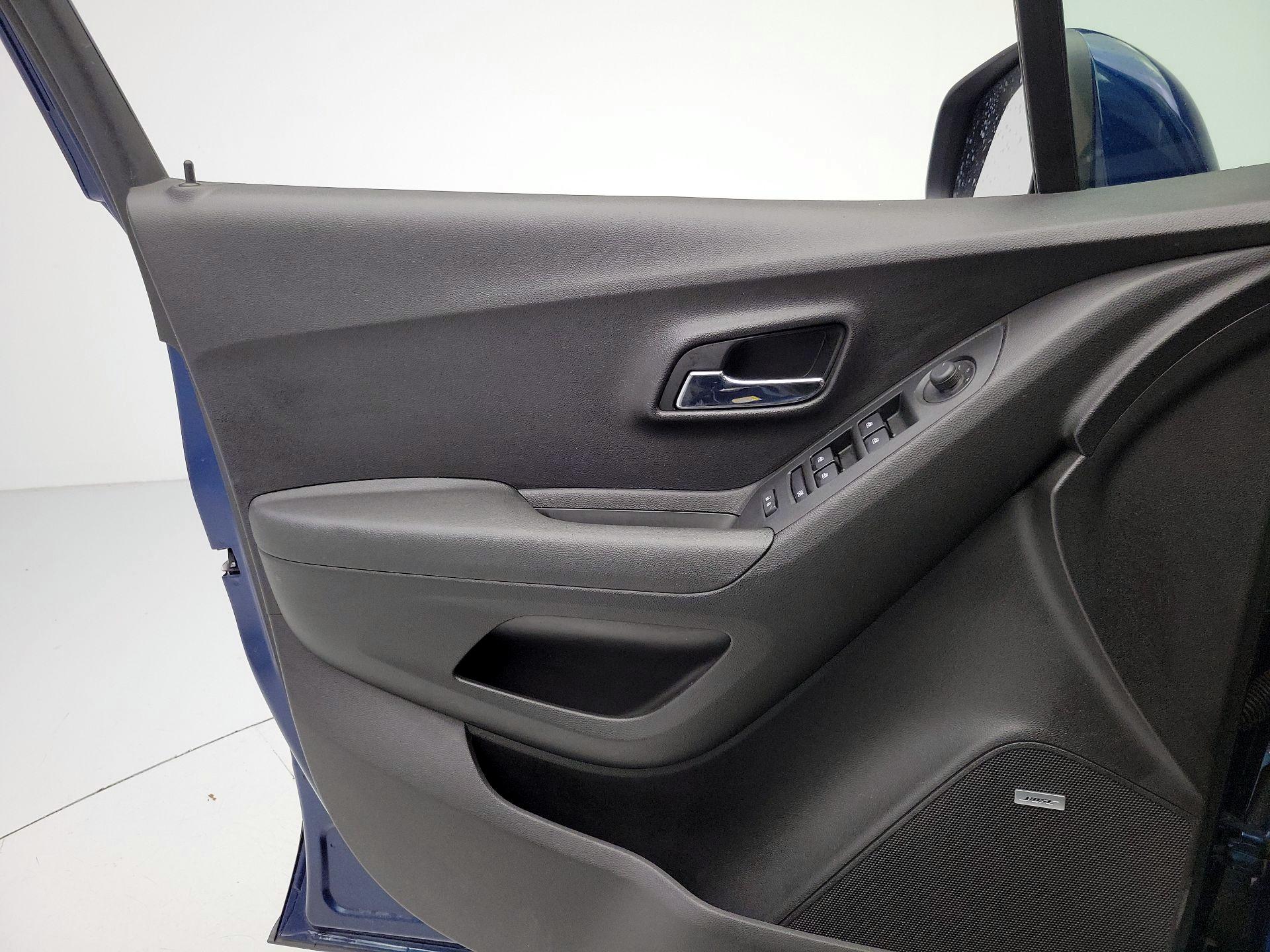 Thumbnail: 2019 Chevrolet Trax - 12