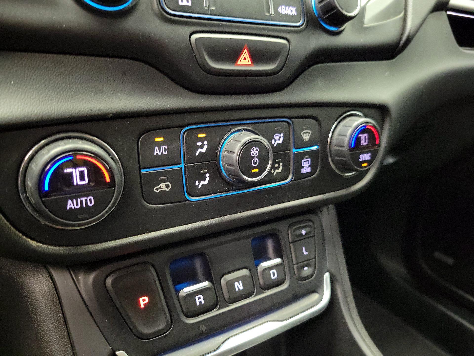 Thumbnail: 2019 GMC Terrain - 17
