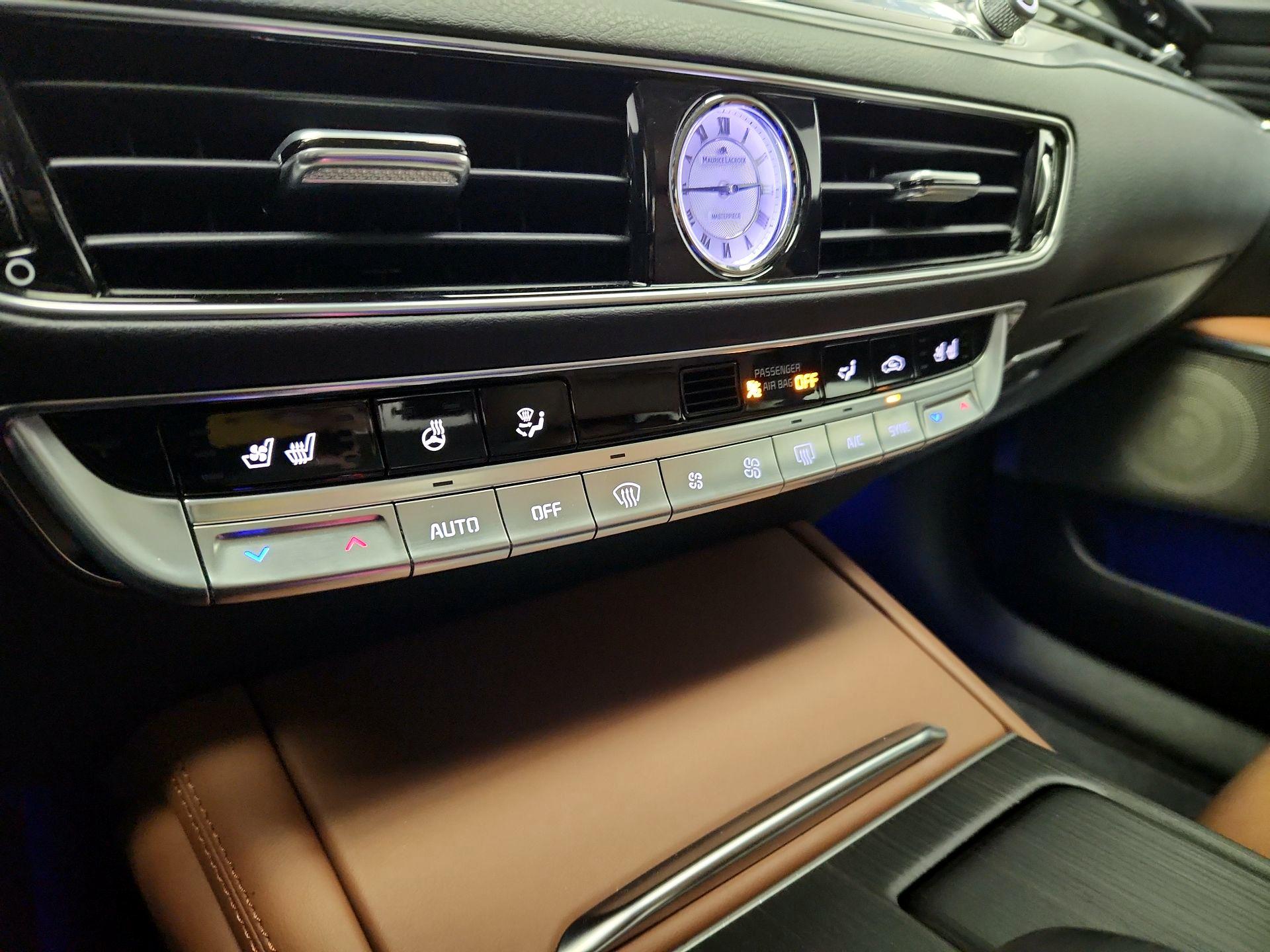 Thumbnail: 2019 Kia K900 - 17