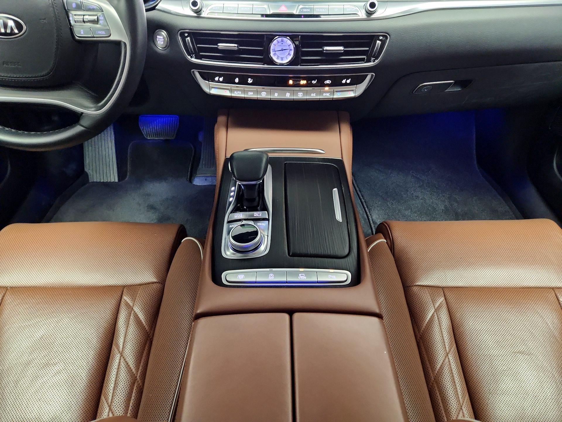 Thumbnail: 2019 Kia K900 - 18