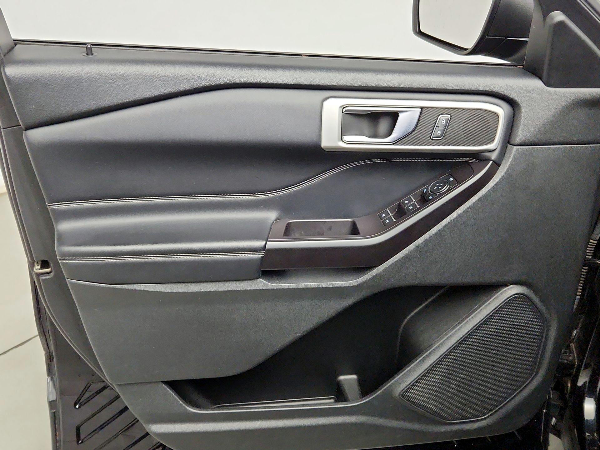 Thumbnail: 2020 Ford Explorer - 12