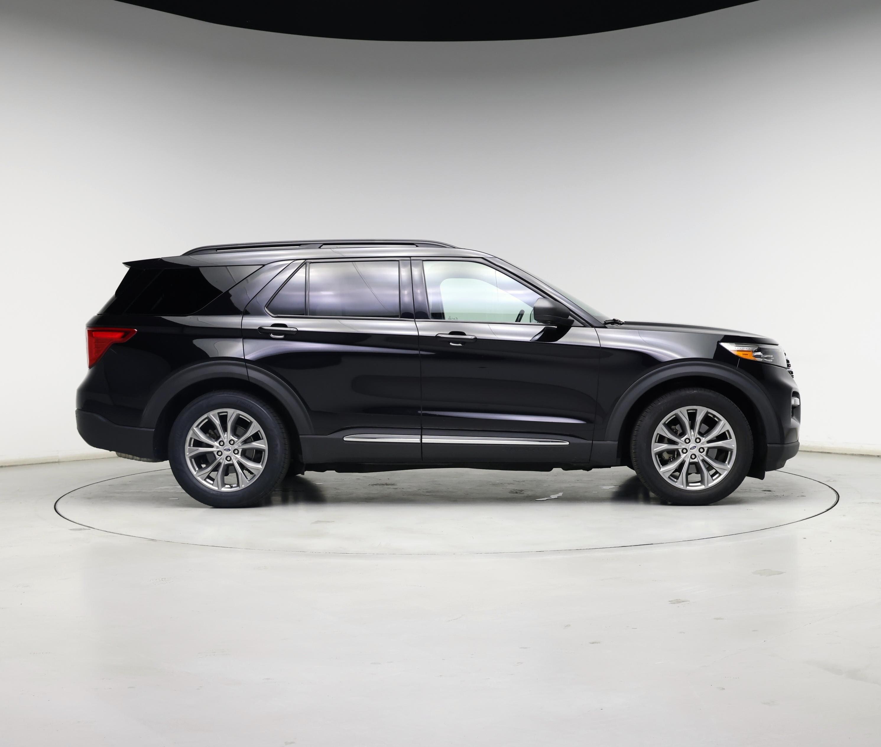 Thumbnail: 2020 Ford Explorer - 7