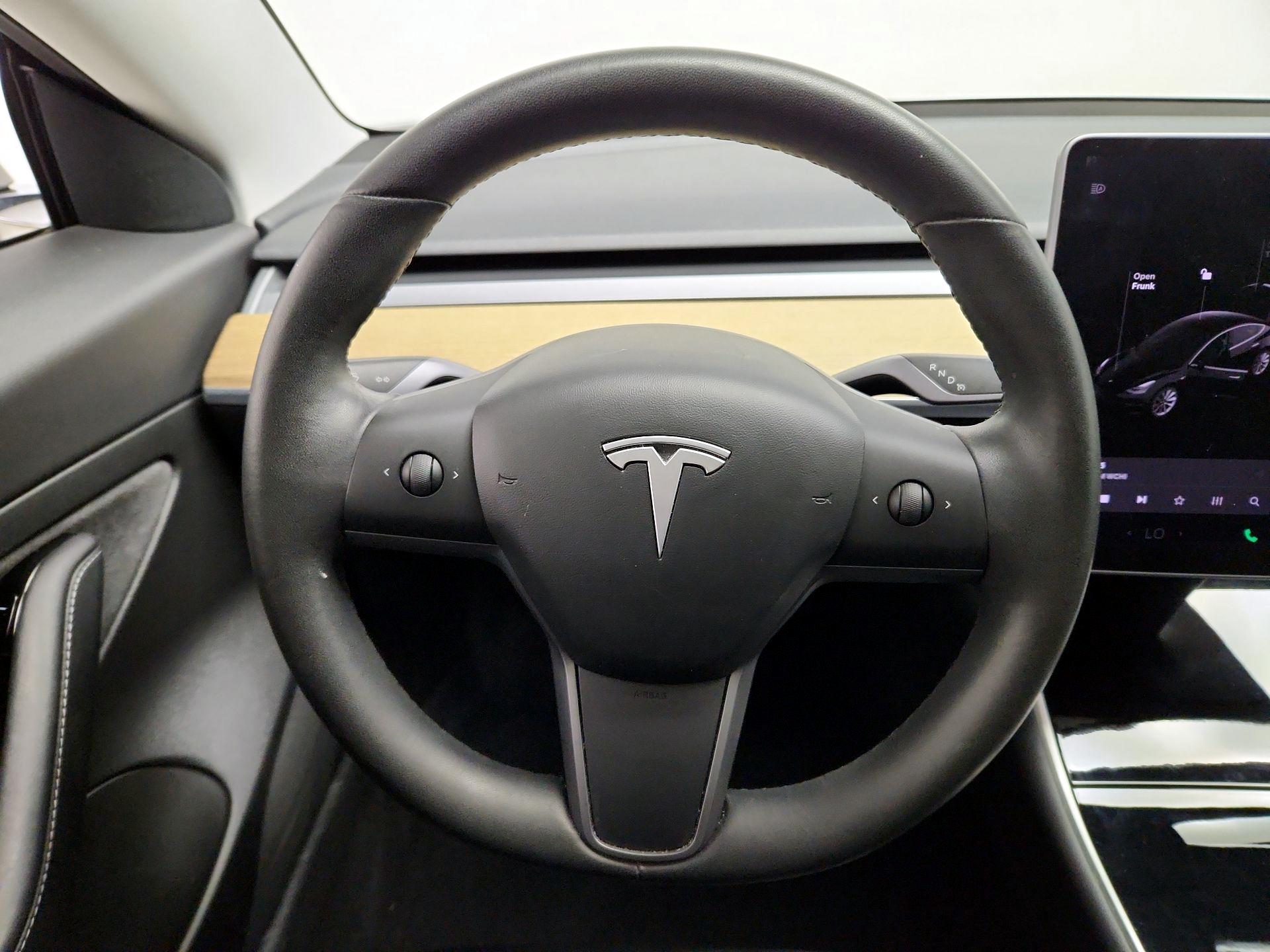 Thumbnail: 2020 Tesla Model 3 - 10