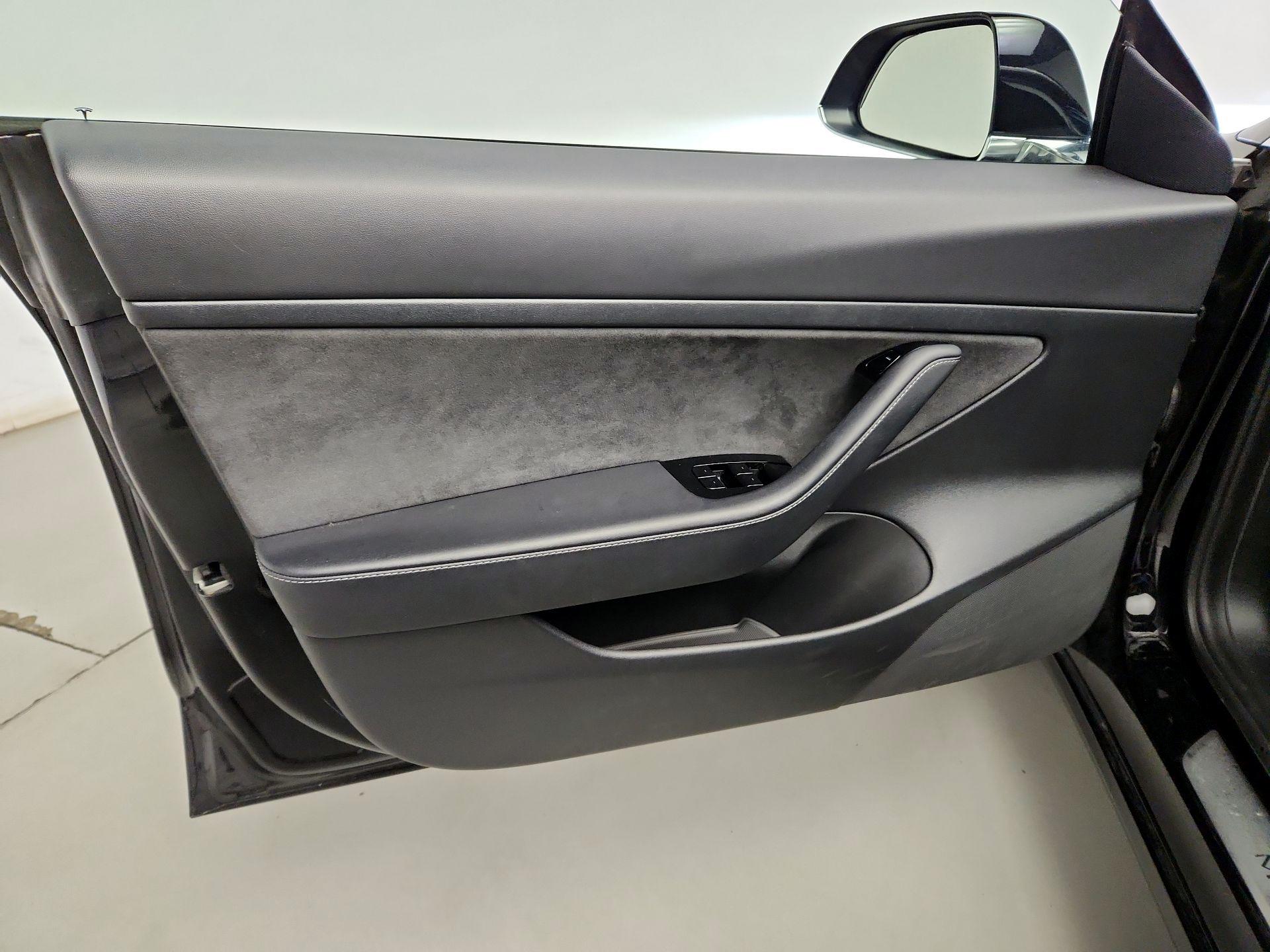 Thumbnail: 2020 Tesla Model 3 - 12