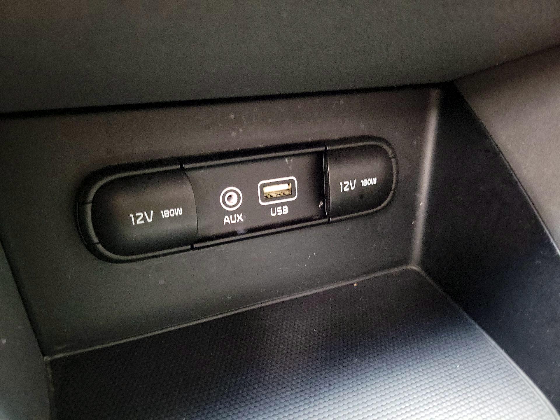 Thumbnail: 2019 Kia Niro - 17
