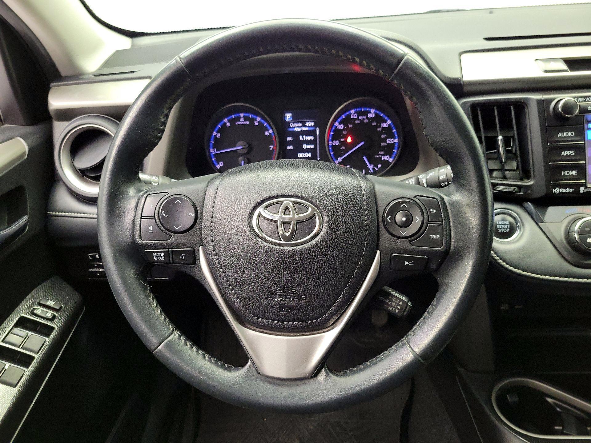 Thumbnail: 2018 Toyota RAV4 - 10